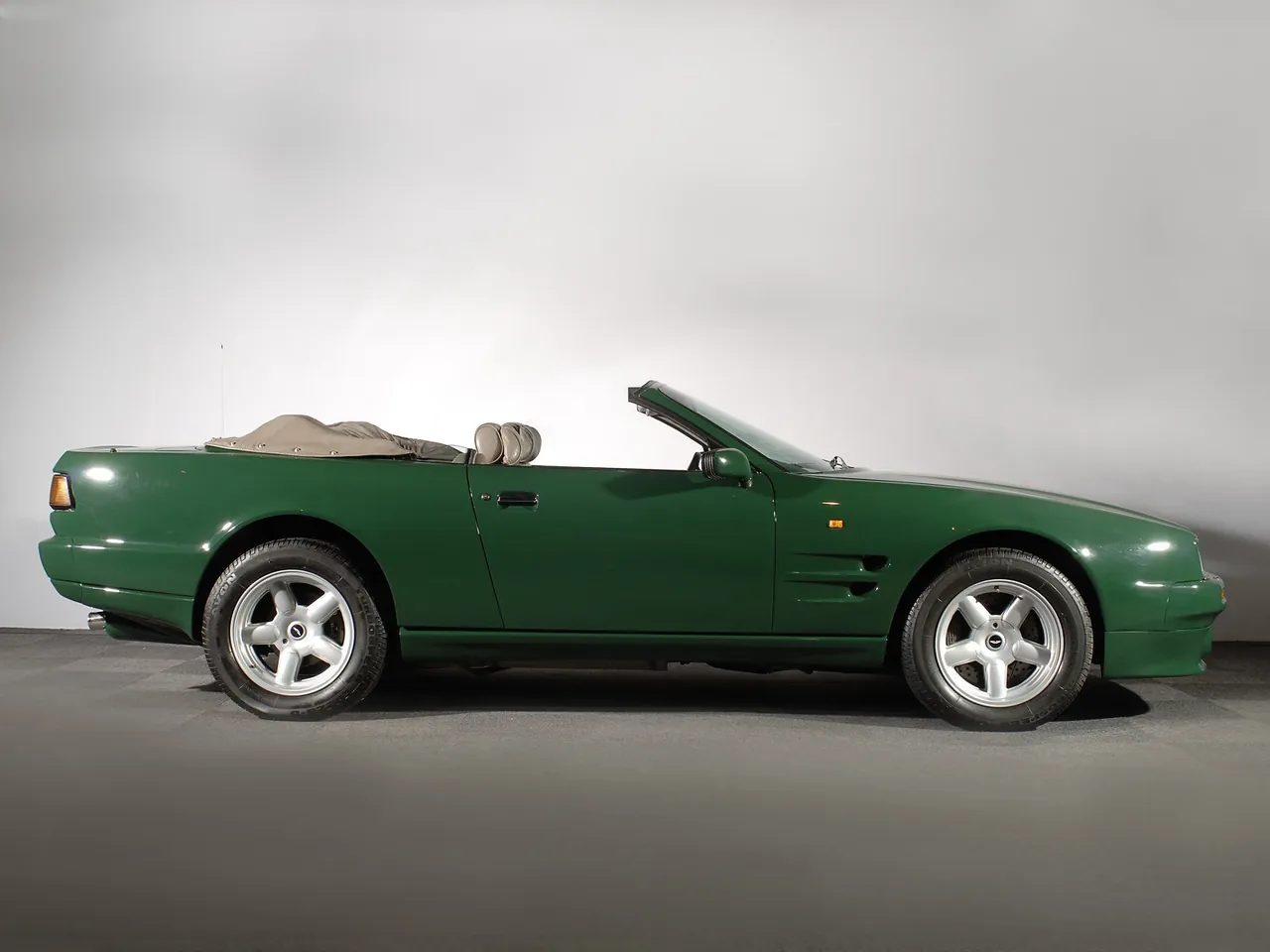Aston Martin Virage Volante (1990) – boční profil