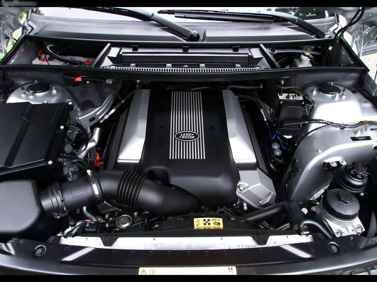 Land Rover Range Rover (2003) - Engine Bay