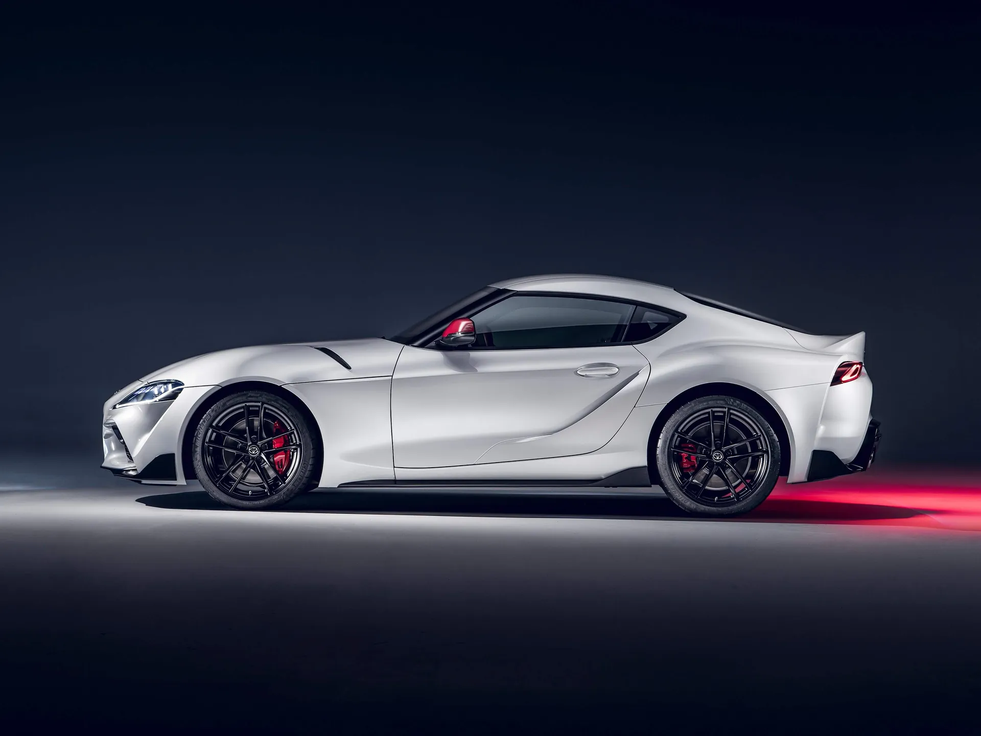 Toyota Supra 2.0L Turbo (2020) - Side Profile