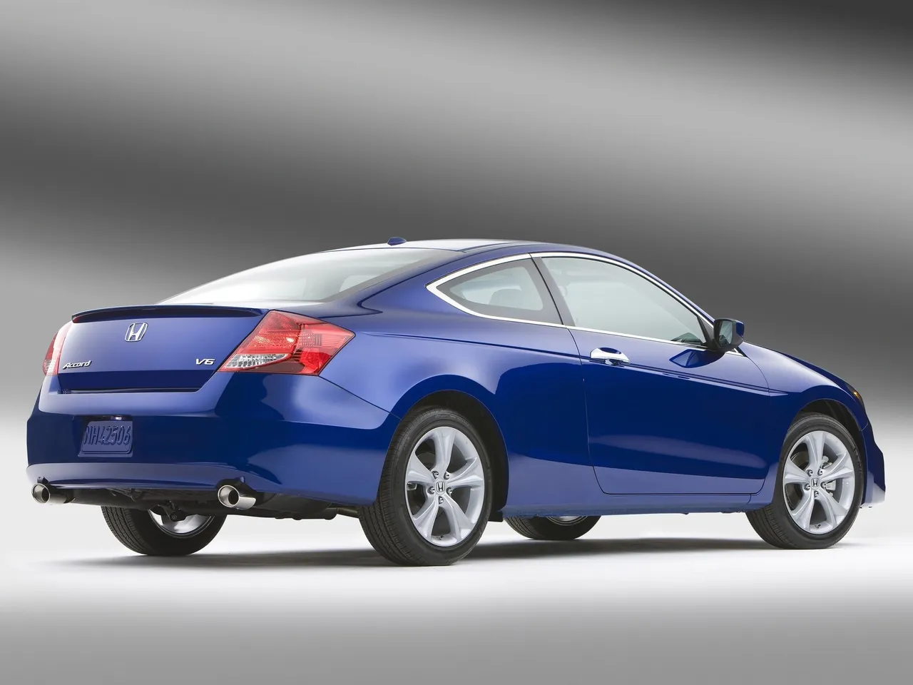 Honda Accord Coupe (2011) – zadní tříčtvrteční pohled