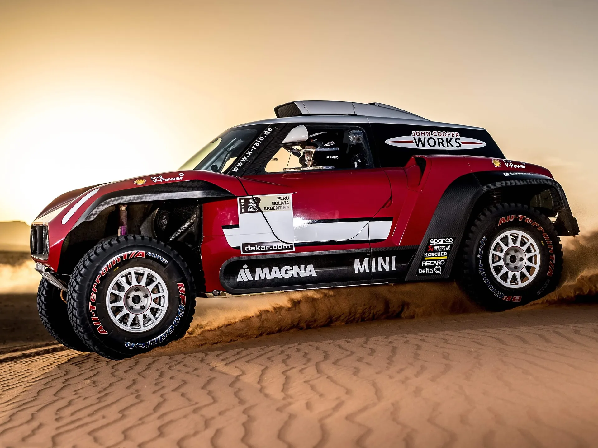Mini John Cooper Works Buggy (2018) – boční profil