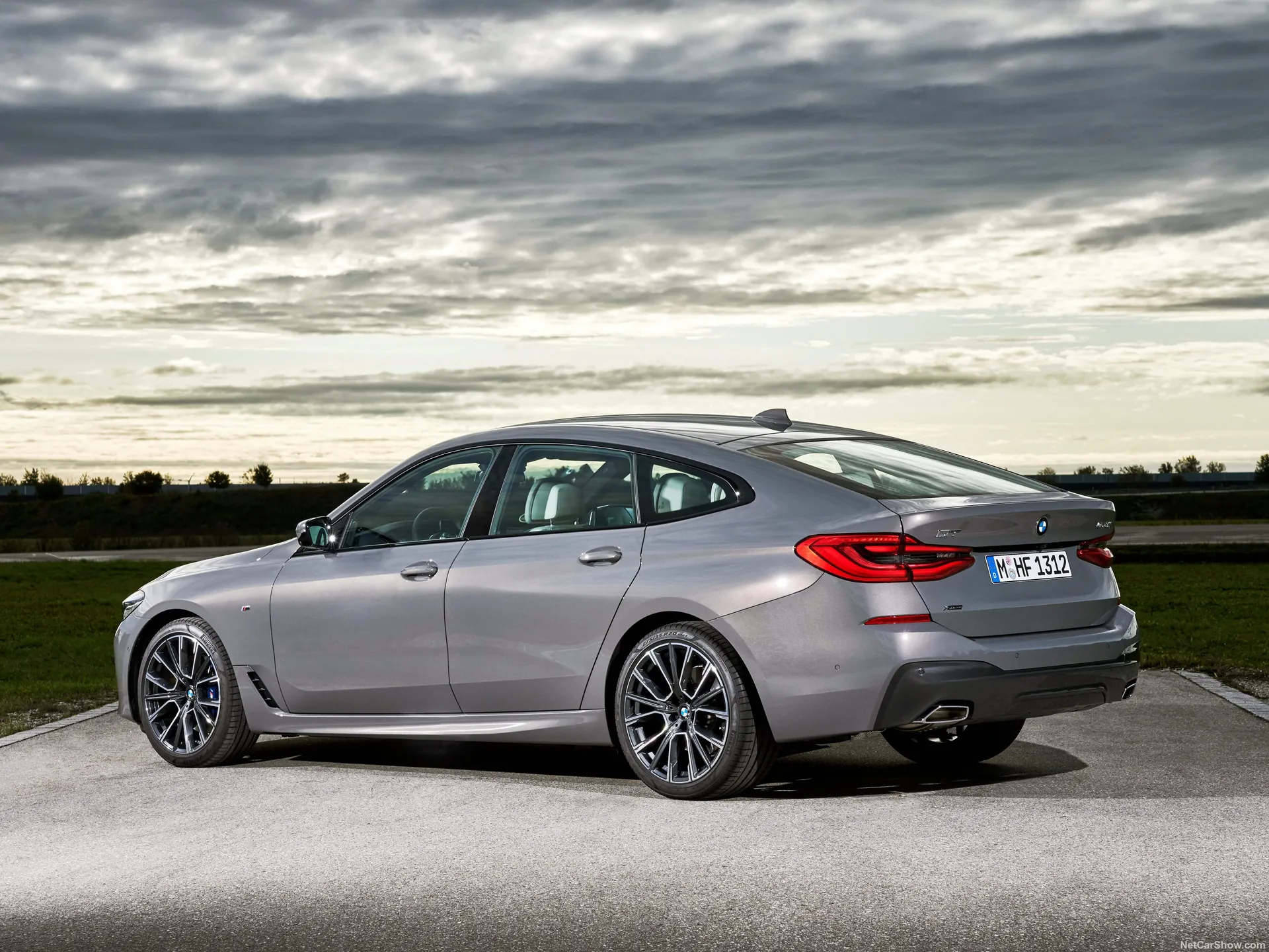 BMW 6-Series Gran Turismo (2021) – zadní tříčtvrteční pohled