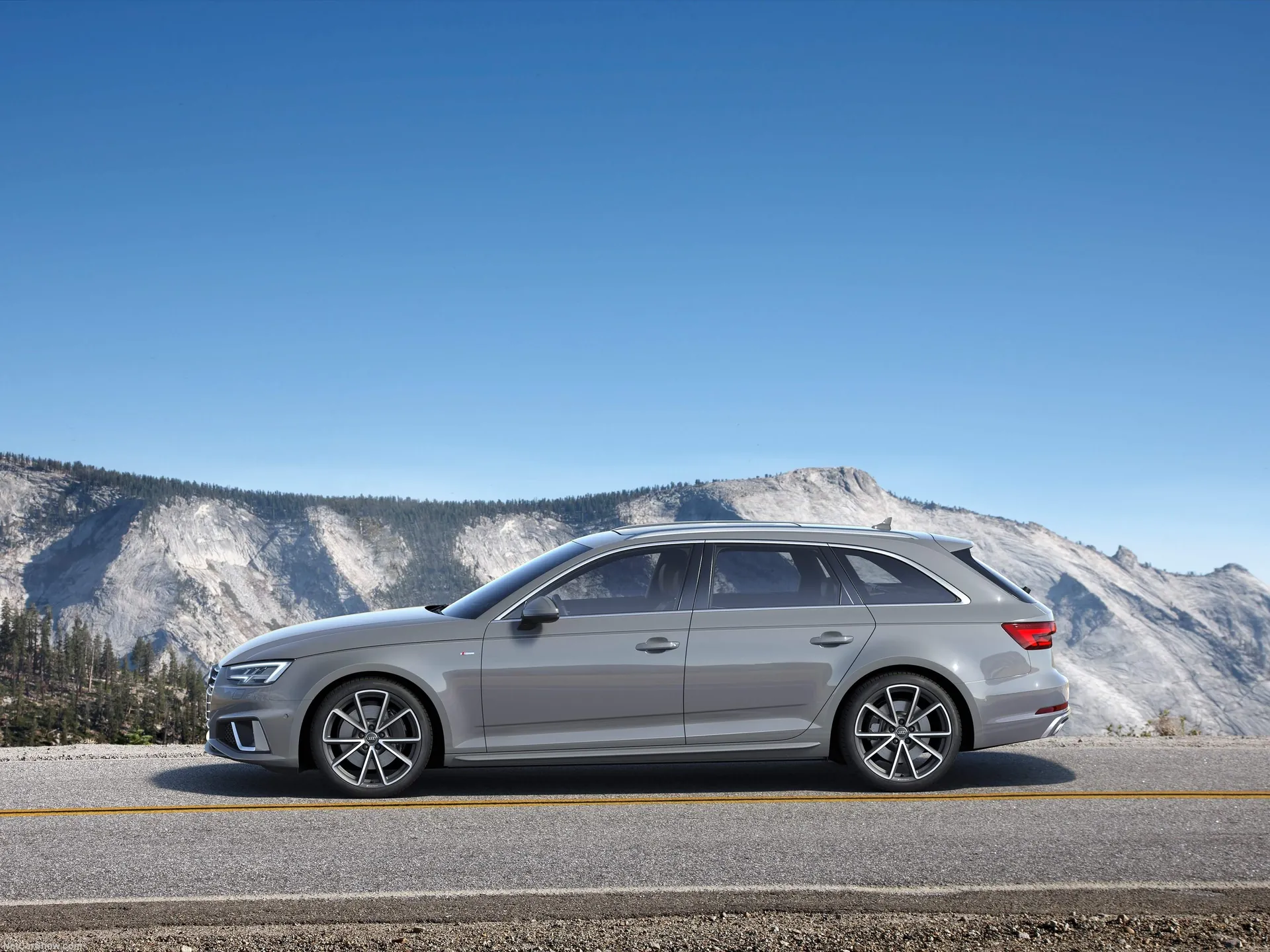 Audi A4 Avant (2019) – boční profil