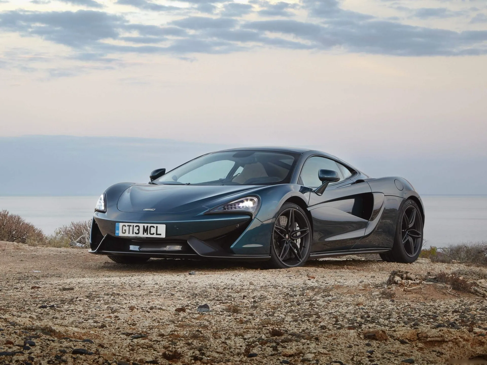 McLaren 570GT (2017)