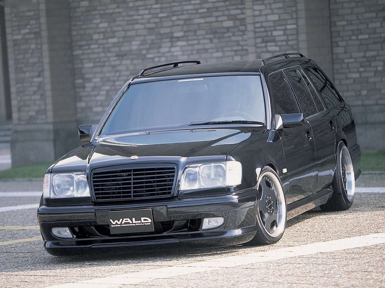 Wald Mercedes-Benz W124 TE (1997)