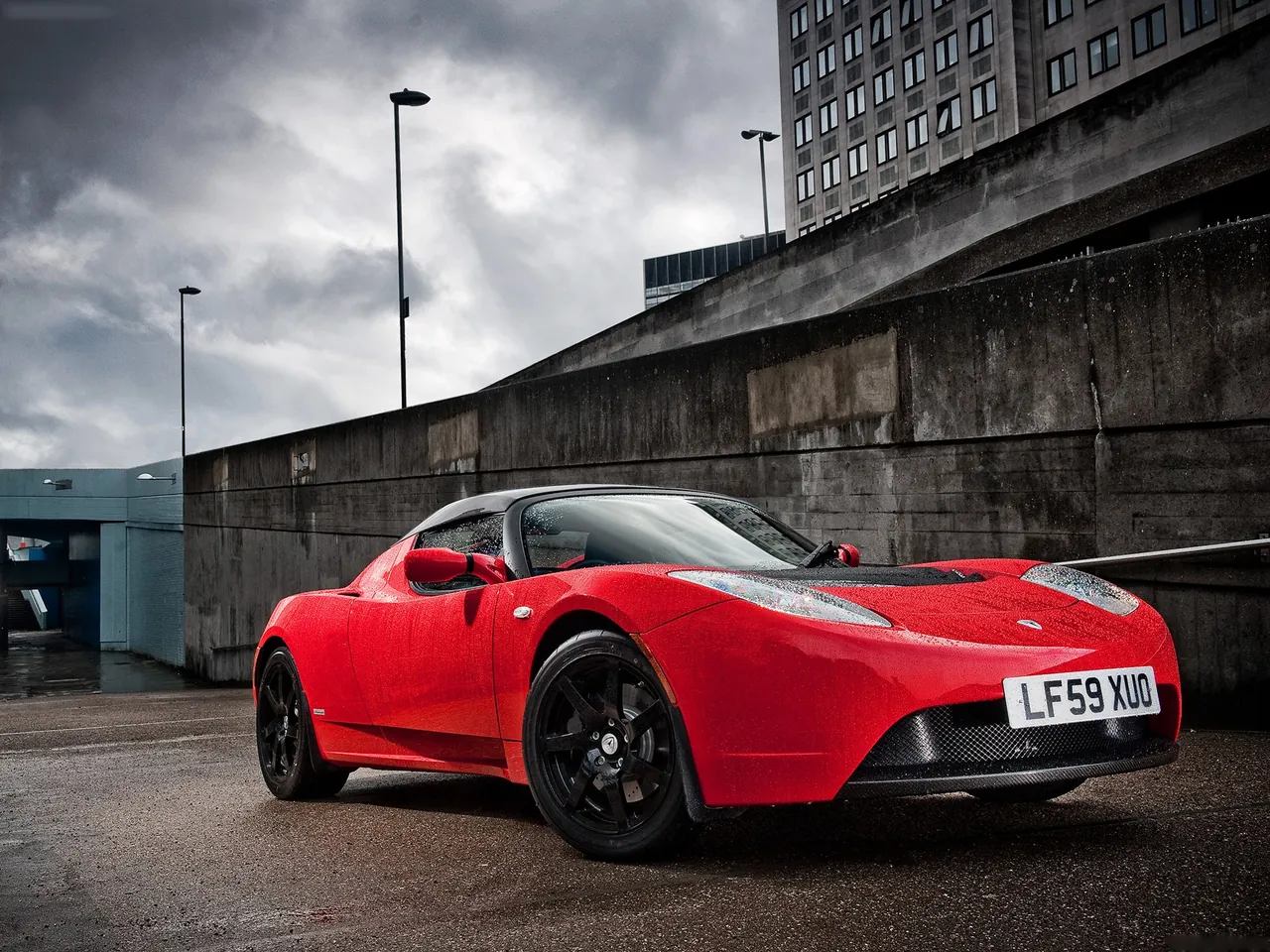 Tesla Roadster [UK] (2010)