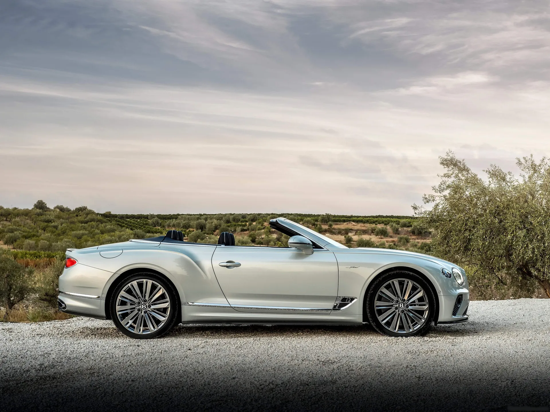 Bentley Continental GT Speed Convertible (2022) – boční profil