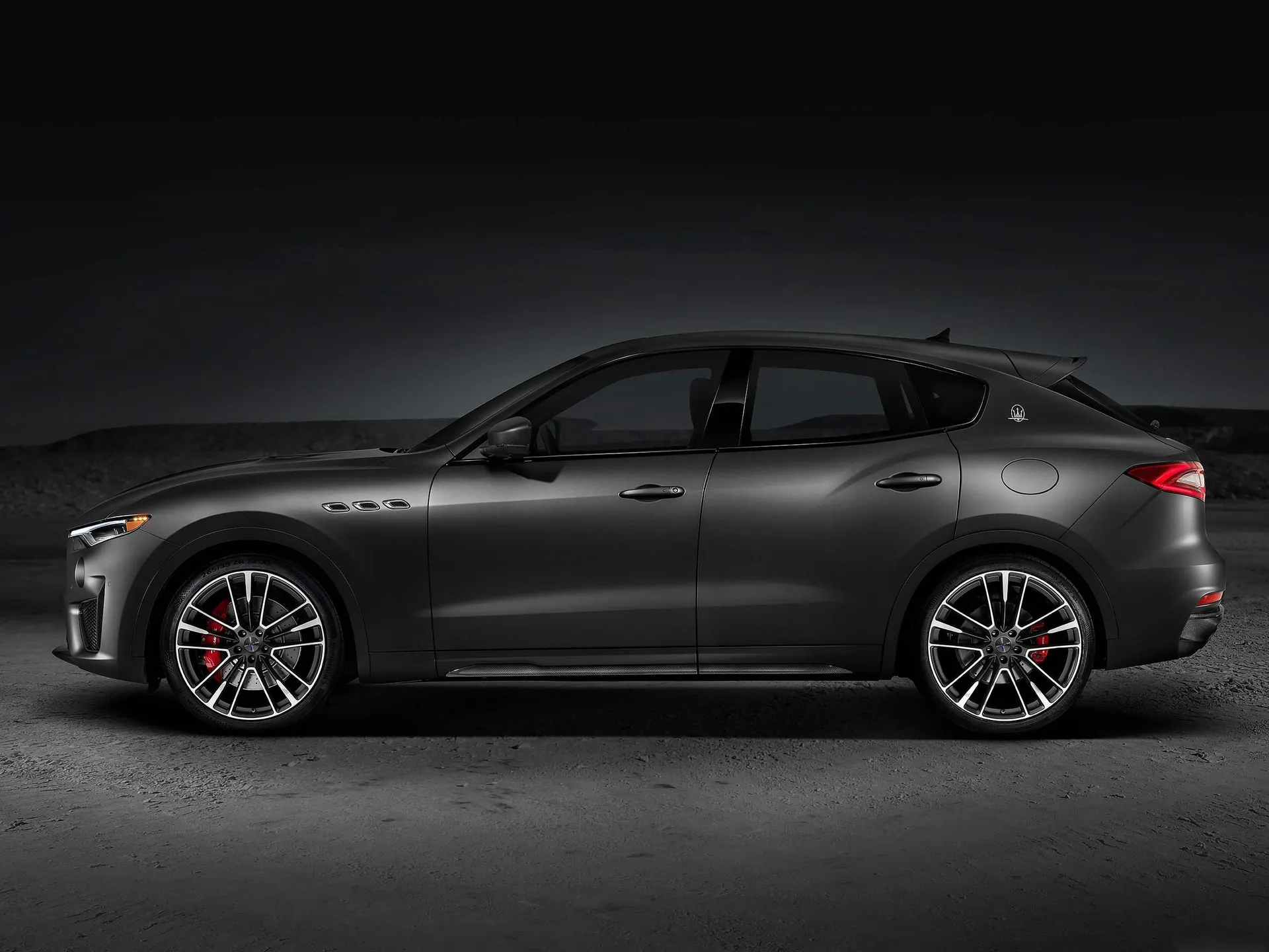 Maserati Levante Trofeo (2019) – boční profil