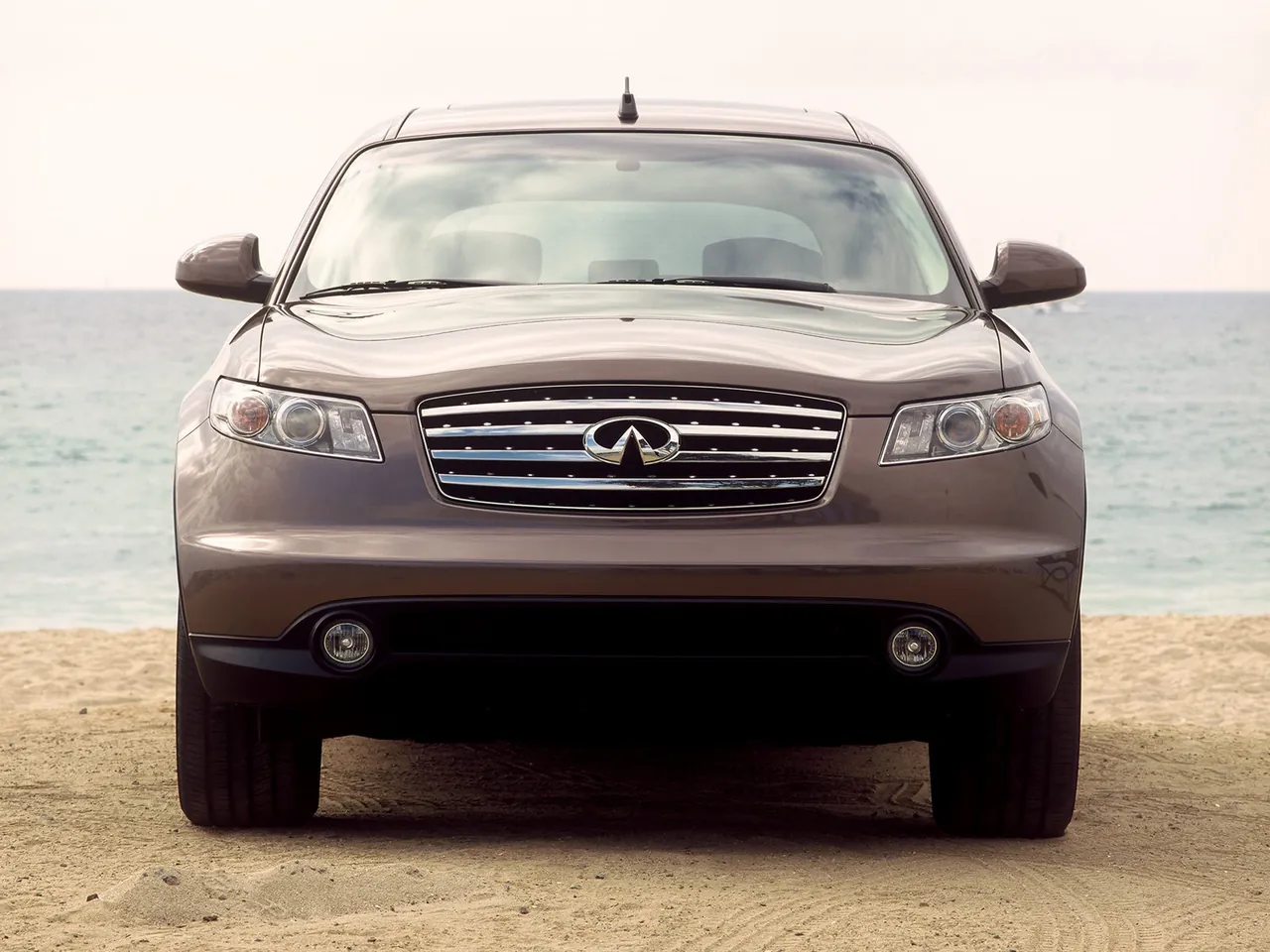 Infiniti FX45 (2003) – zepředu