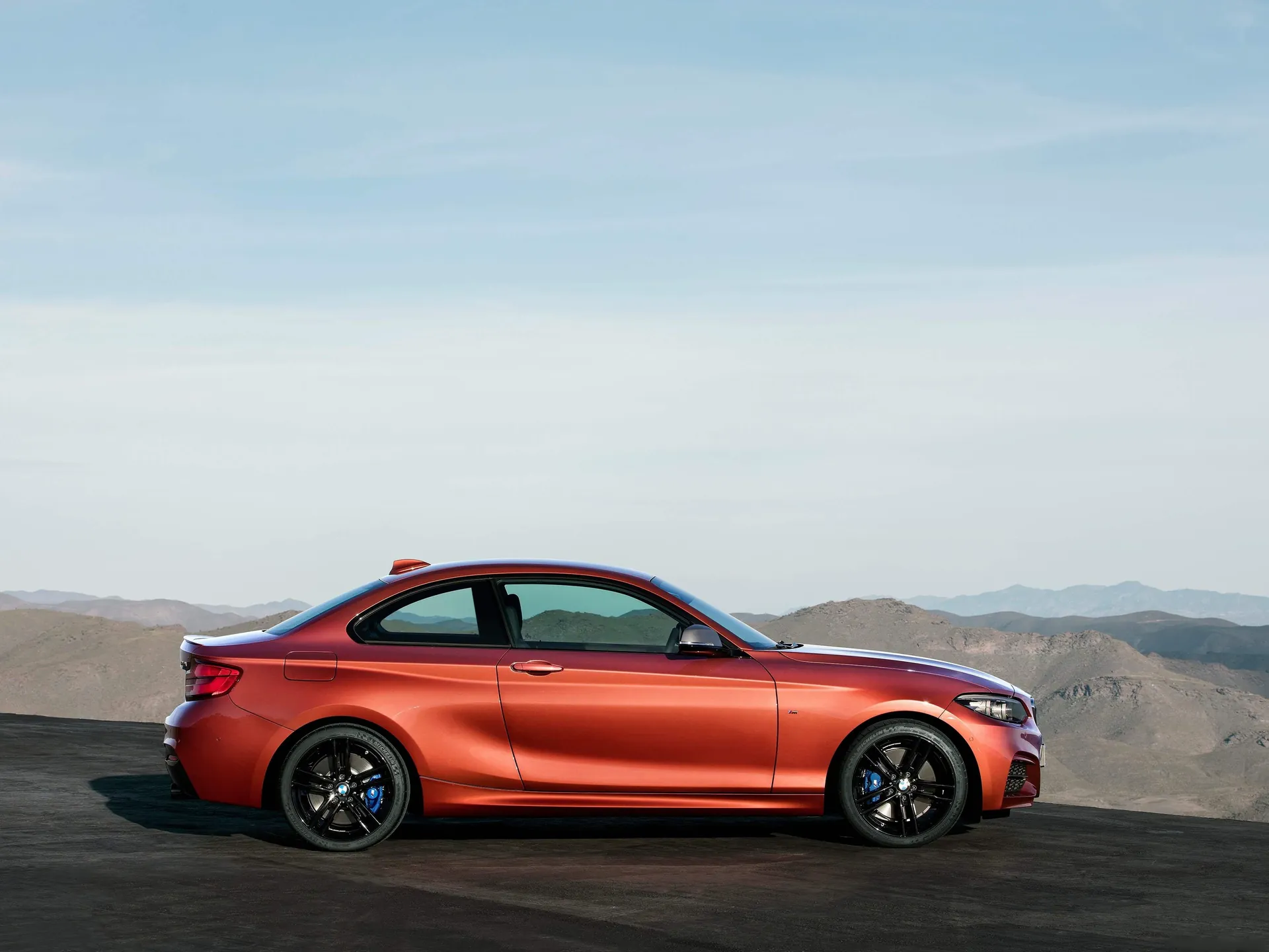 BMW M240i Coupe (2018) - Side Profile