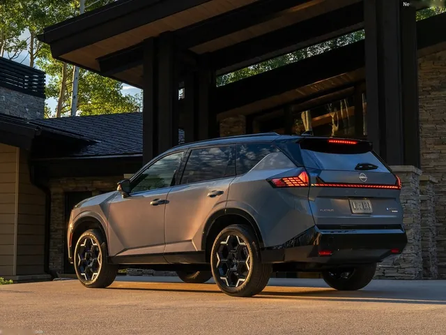Nissan Rogue Hybrid (2027)