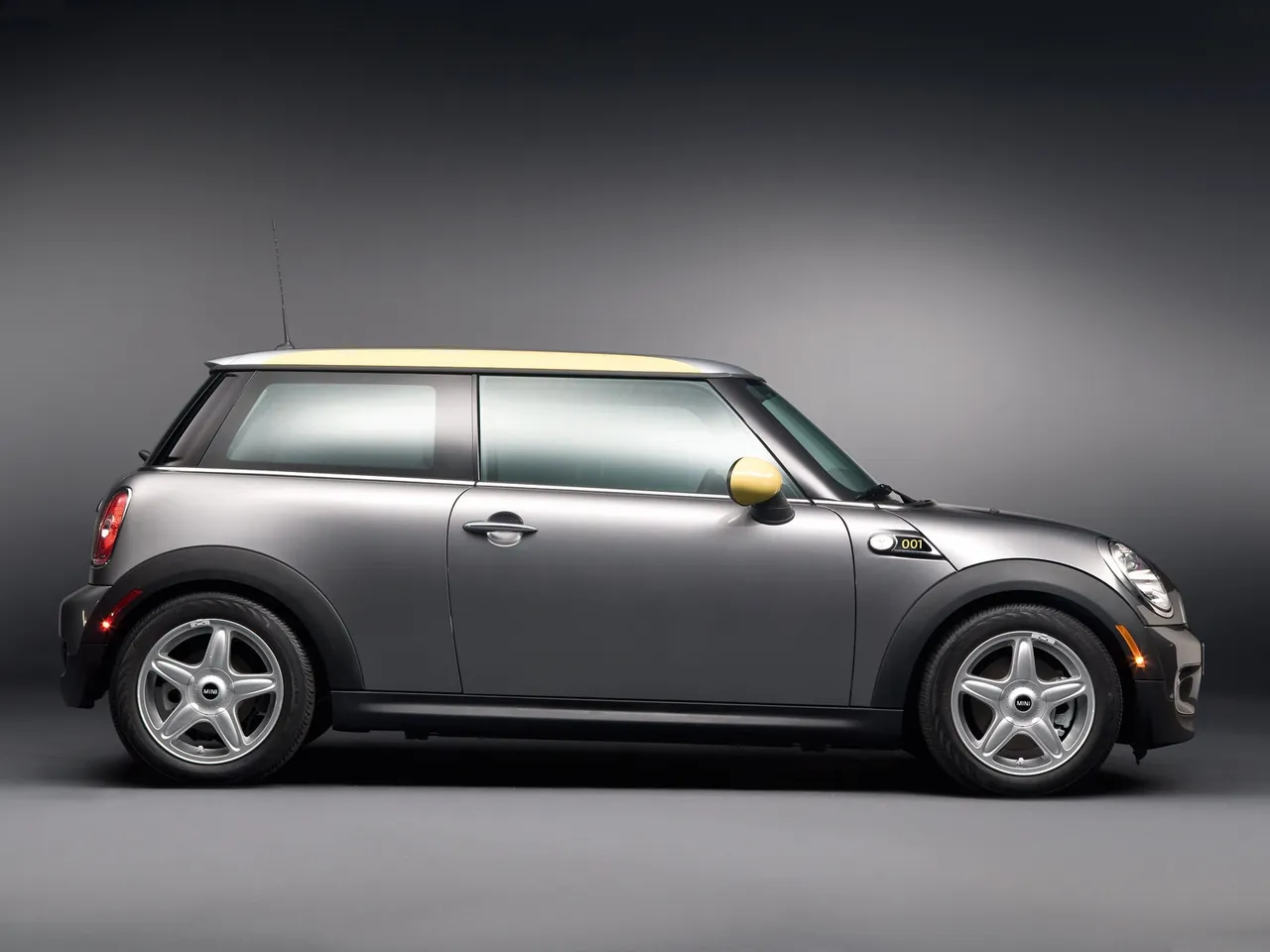 Mini E (2010) – boční profil