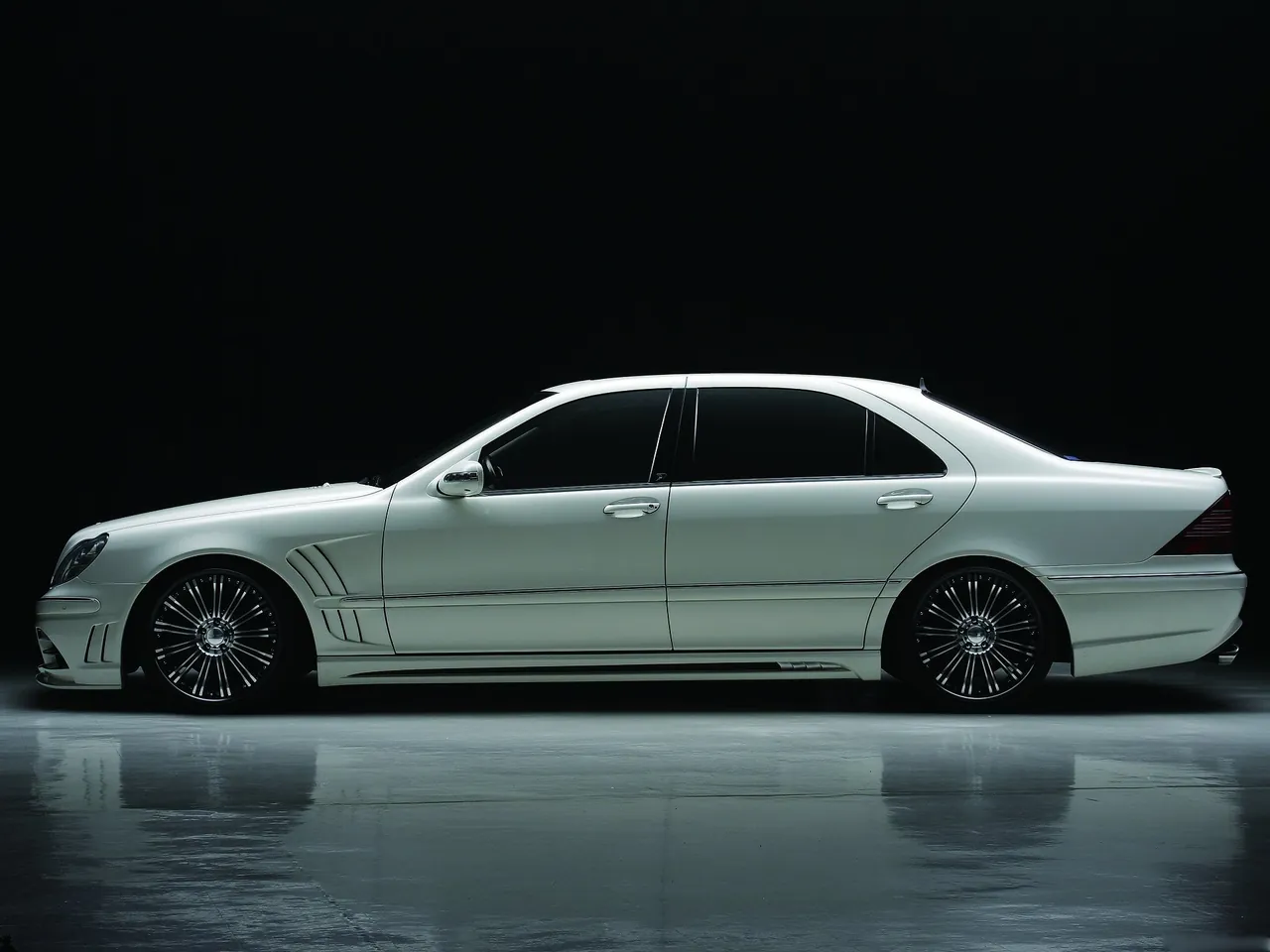 Wald Mercedes-Benz S-Class W220 Black Bison (2003) - Side Profile