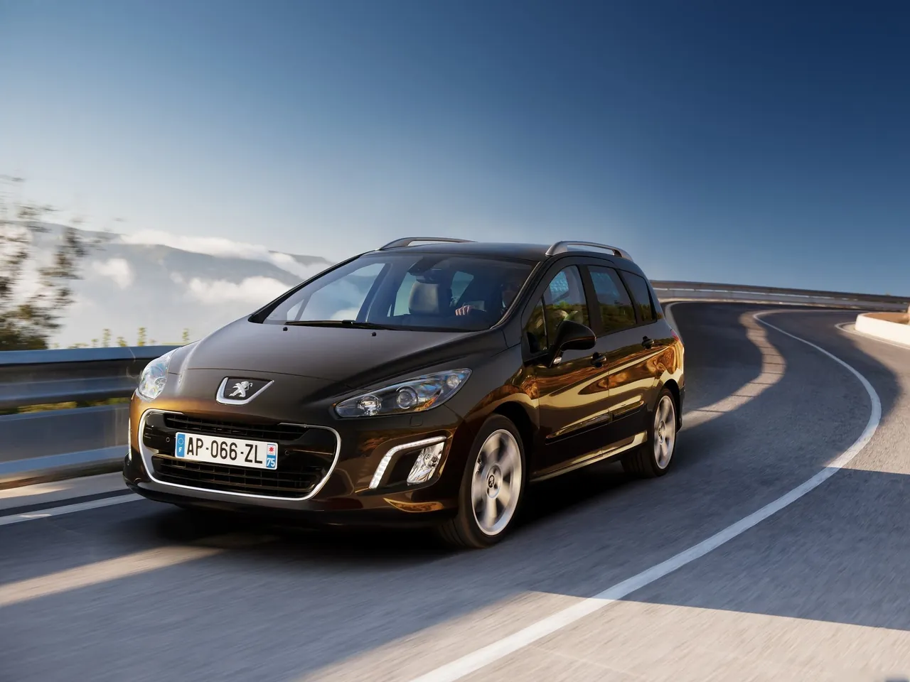 Peugeot 308 SW (2012)