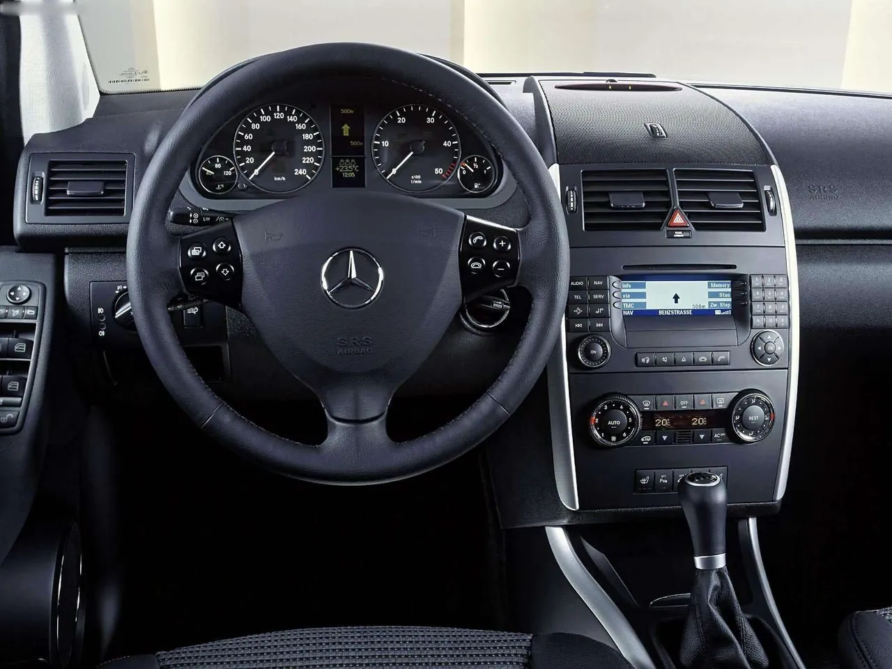 Mercedes-Benz A200 CDI Avantgarde 5door (2005) – interiér