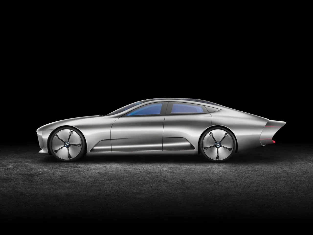 Mercedes-Benz IAA Concept (2015) – boční profil