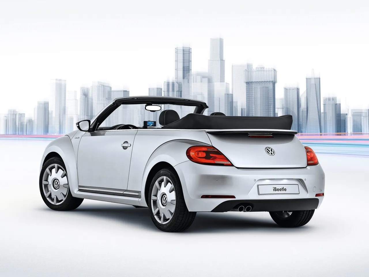Volkswagen iBeetle (2015) – zadní tříčtvrteční pohled