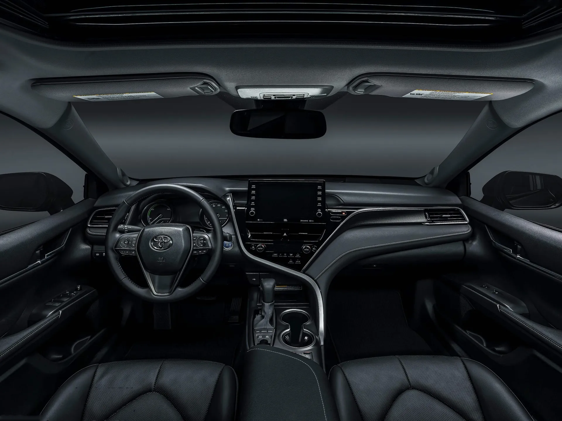 Toyota Camry (2021) – interiér