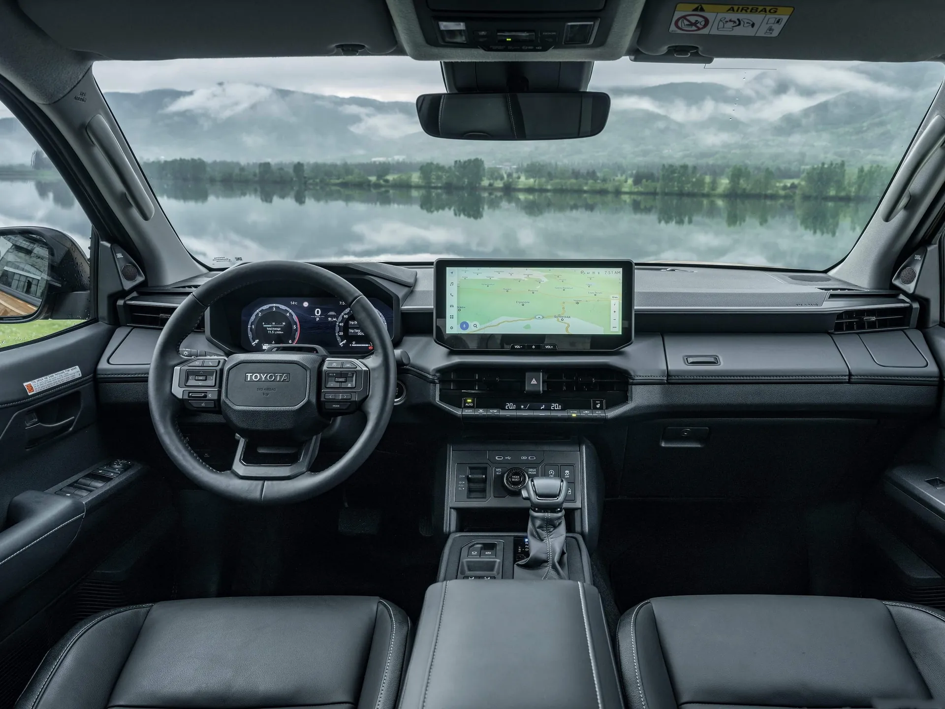 Toyota HiLux (2026) – interiér