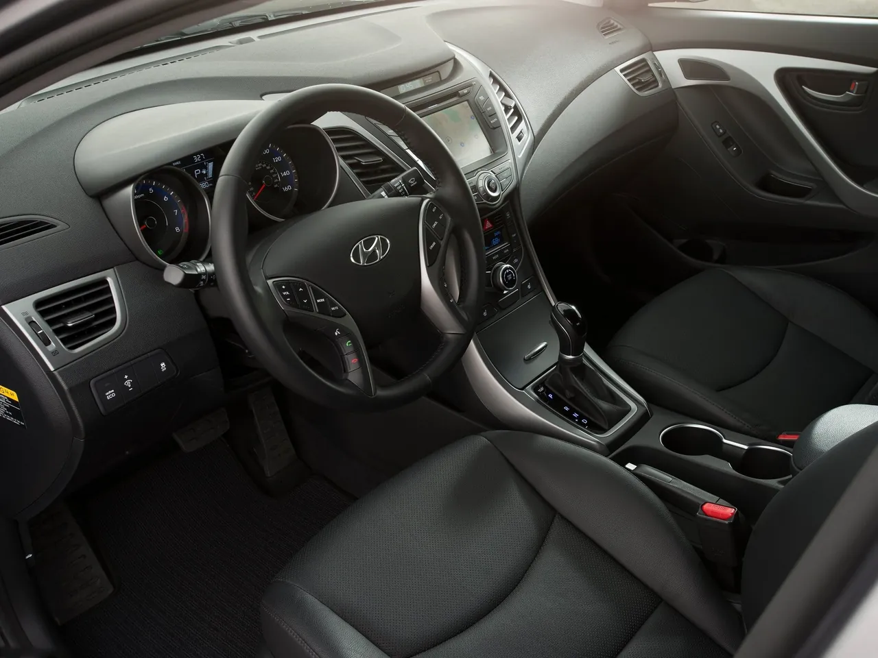 Hyundai Elantra Sedan (2014) – interiér