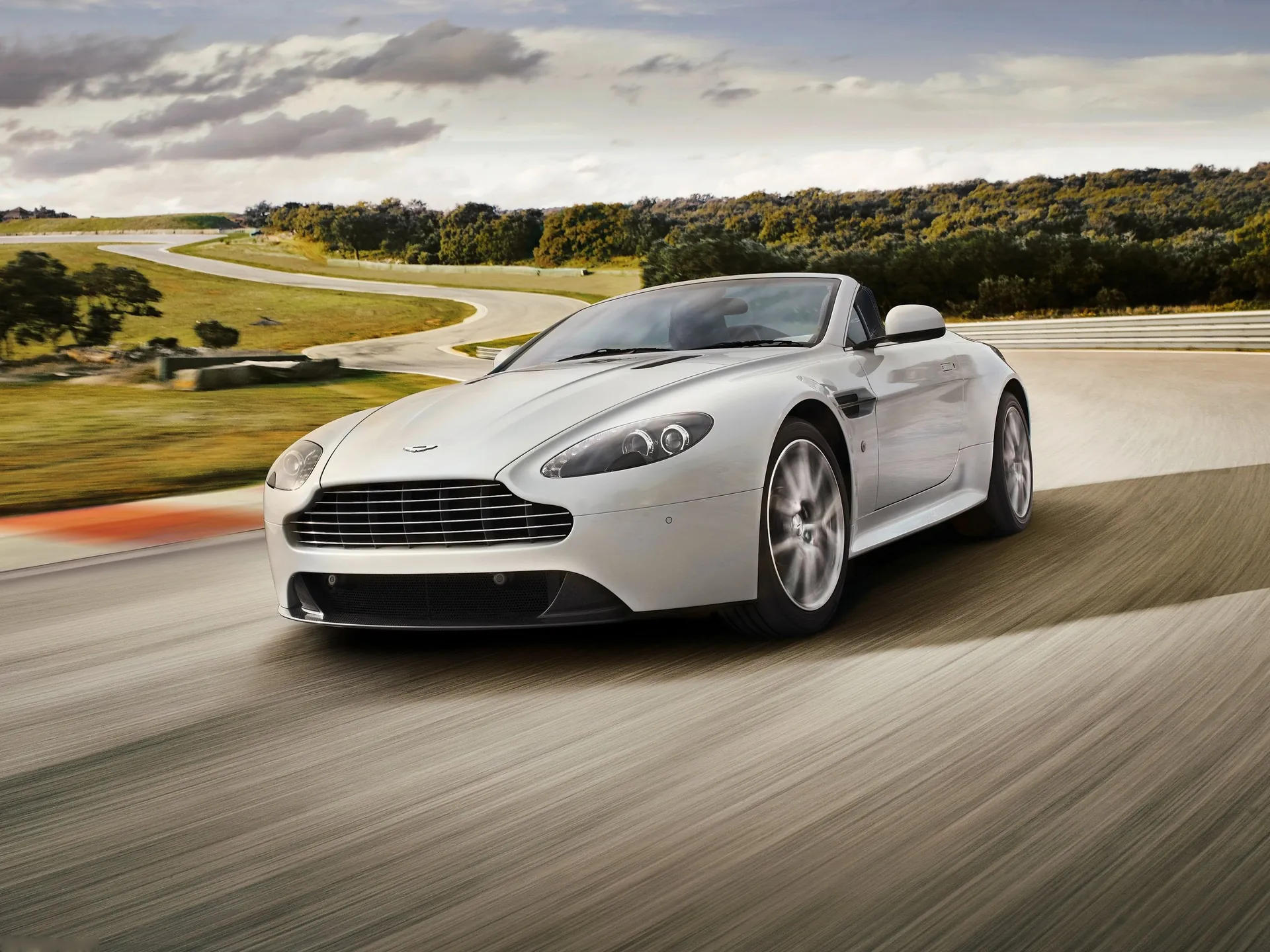 Aston Martin V8 Vantage S Roadster (2012)