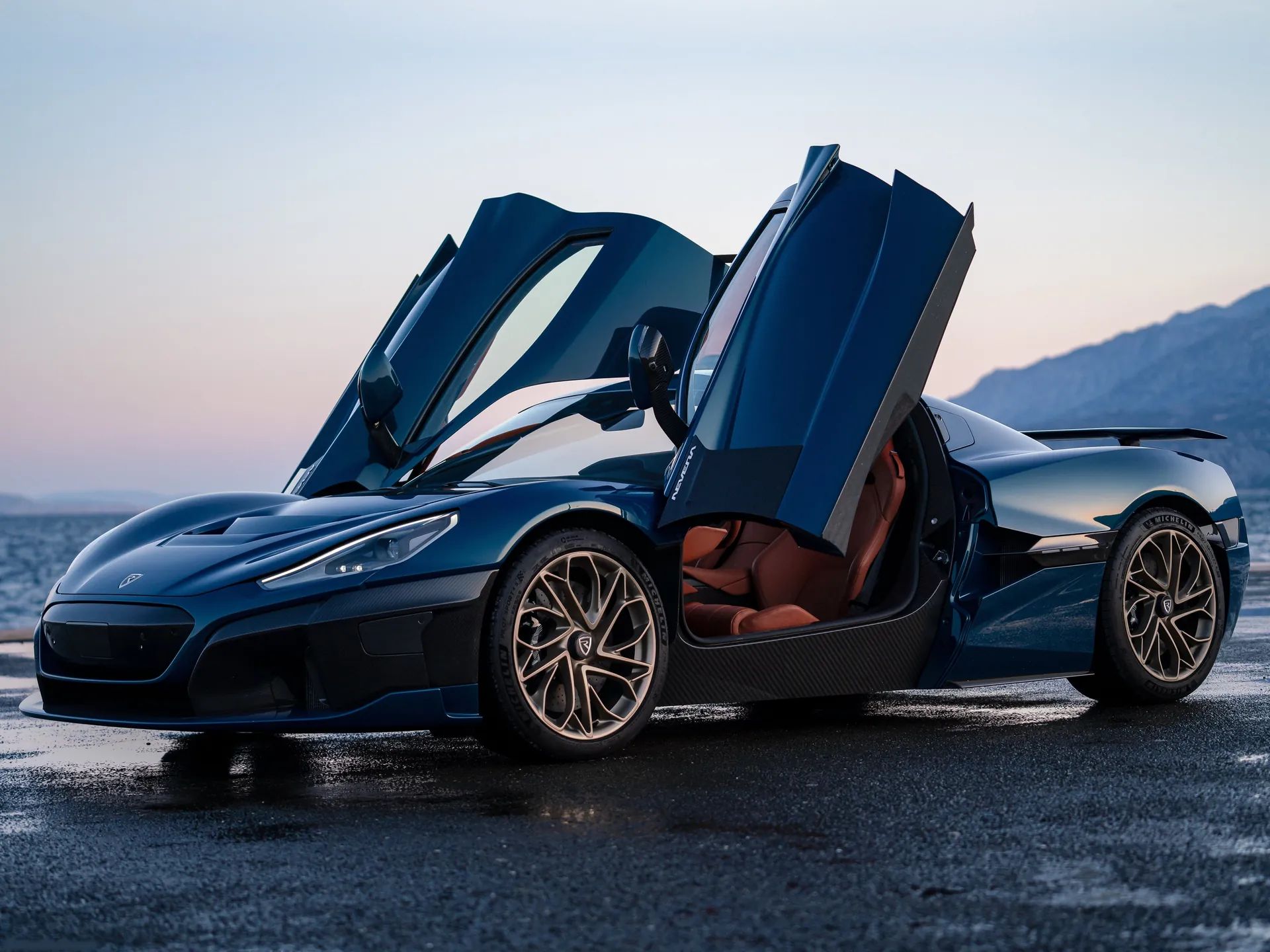 Rimac Nevera (2022)