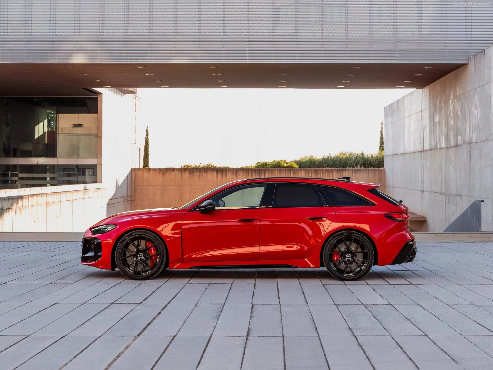 Audi RS5 Avant (2027) – boční profil