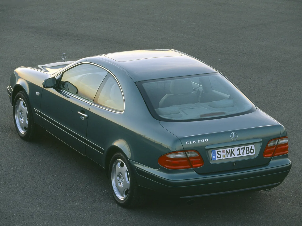 Mercedes-Benz CLK Coupe (1998) - Rear Three-Quarter