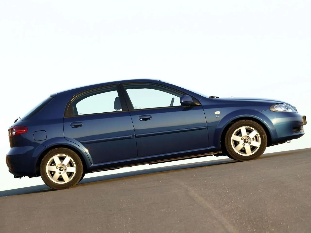 Daewoo Lacetti SX (2004) – boční profil