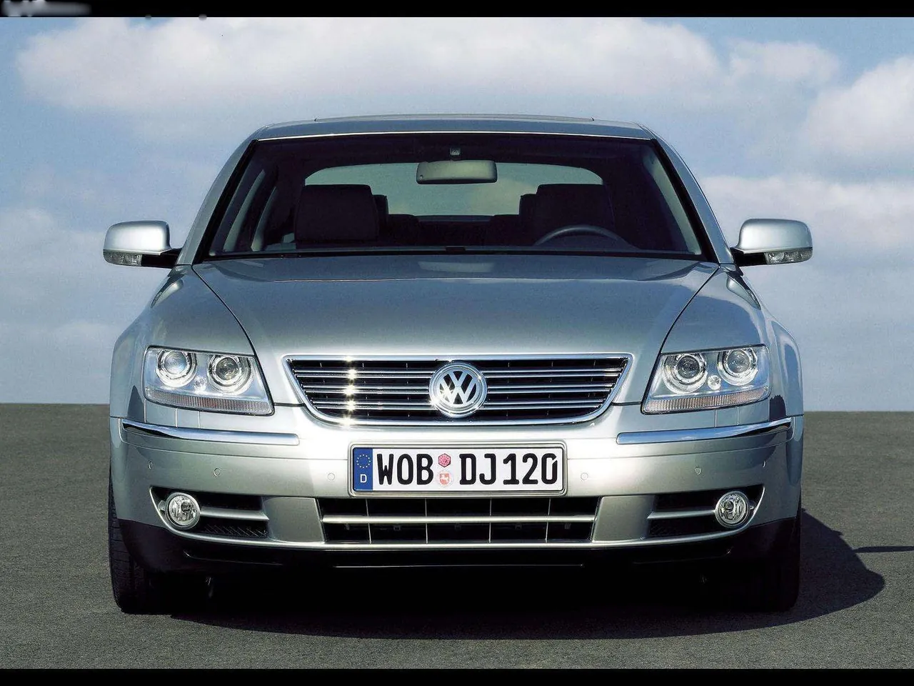 Volkswagen Phaeton (2002) - Front