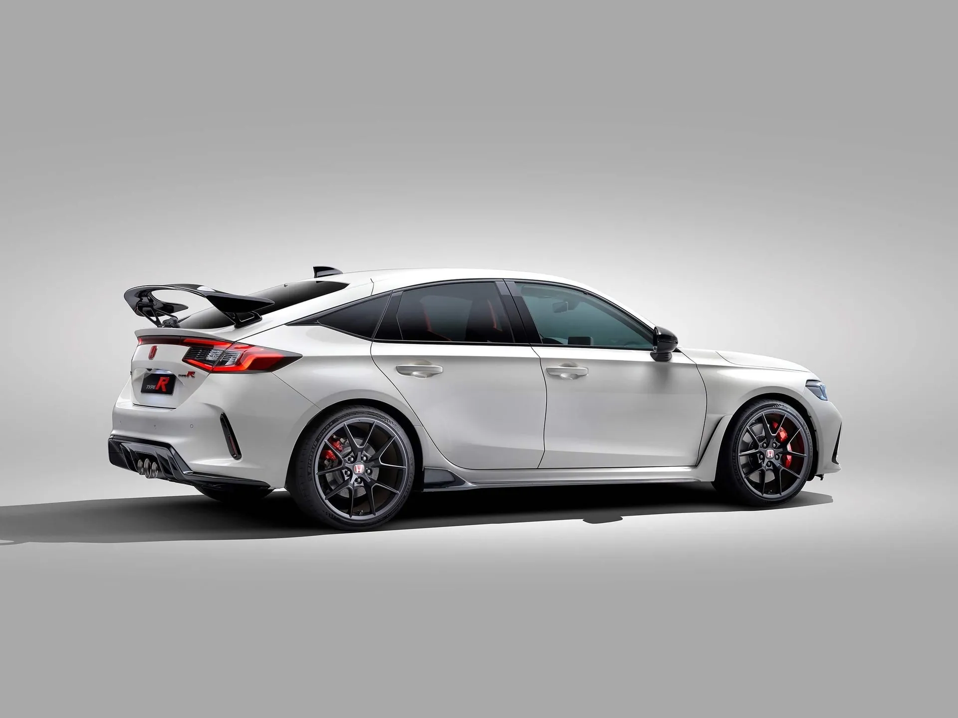 Honda Civic Type R (2023) – zadní tříčtvrteční pohled
