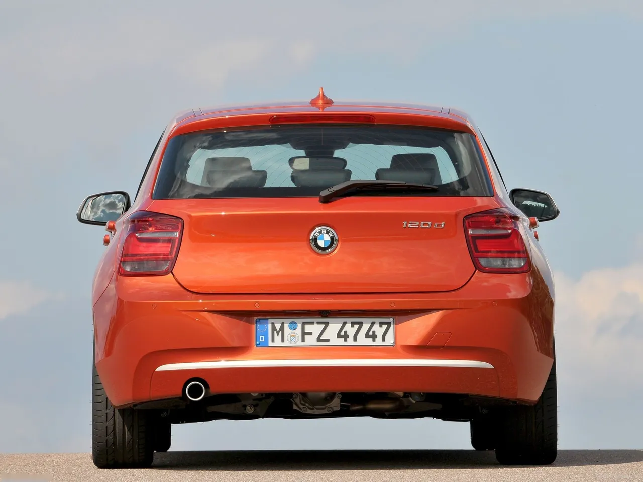 BMW 1-Series Urban Line (2012) – zezadu