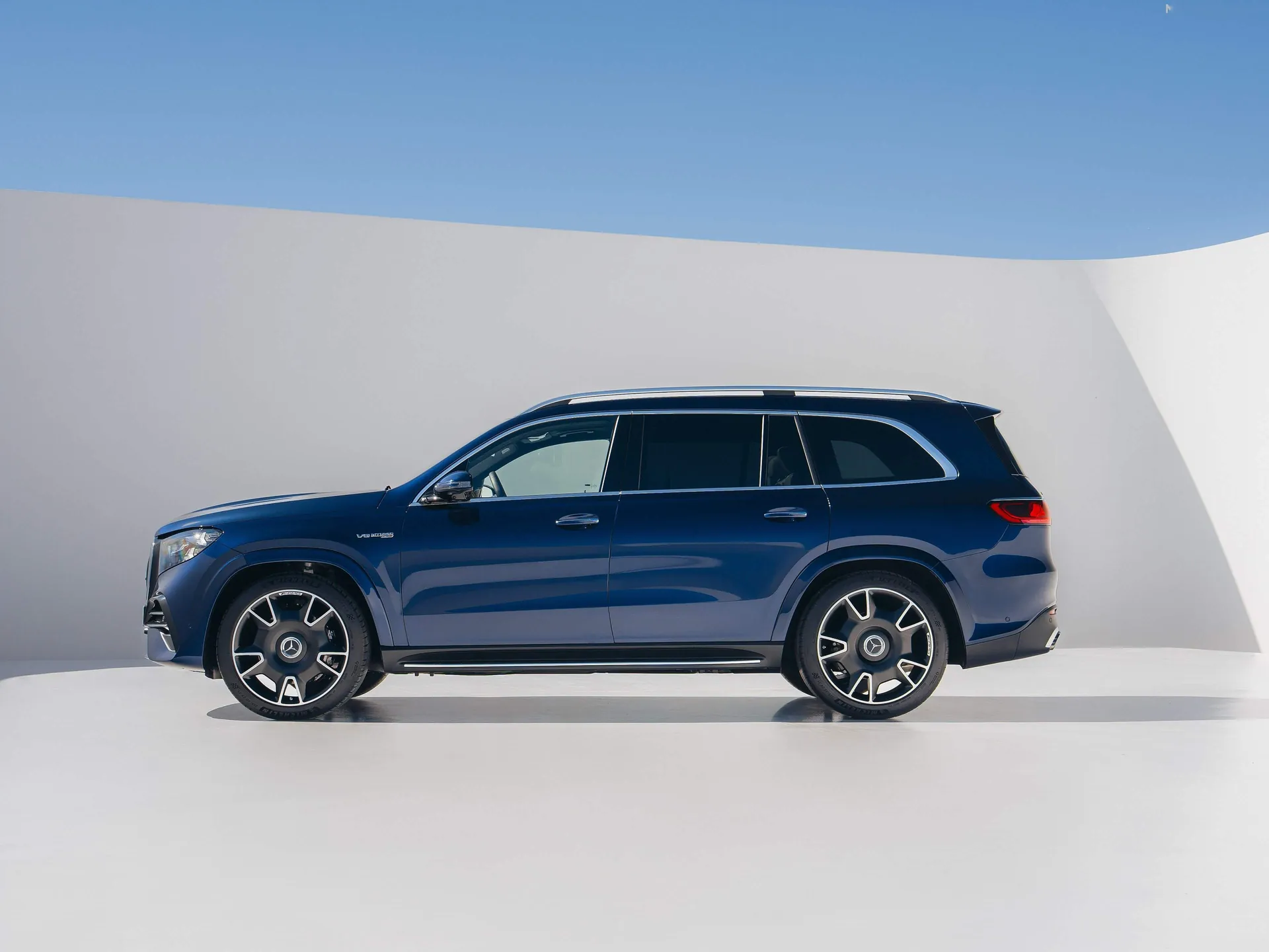 Mercedes-Benz GLS63 AMG (2027) – boční profil