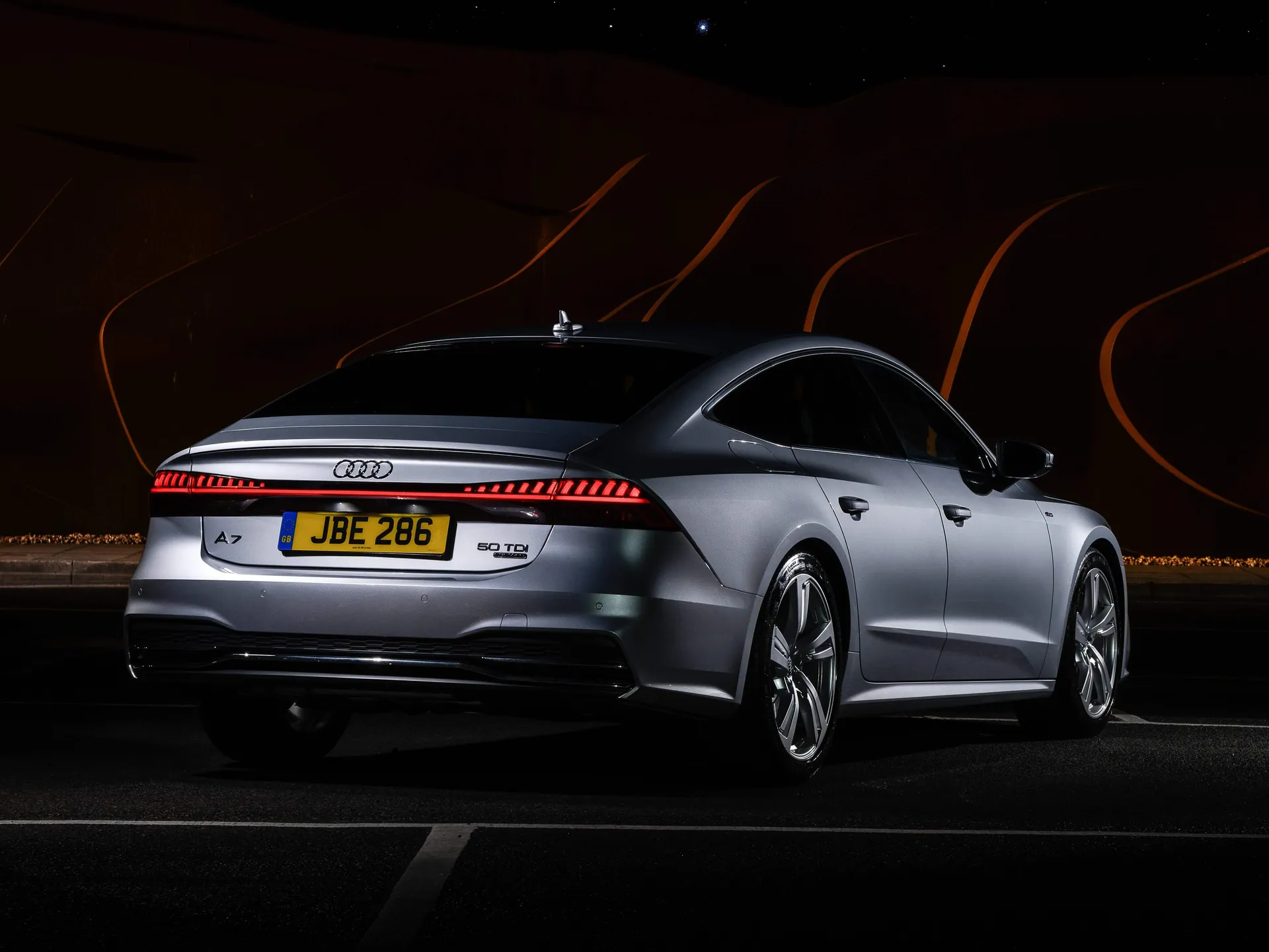 Audi A7 Sportback [UK] (2018) – zadní tříčtvrteční pohled
