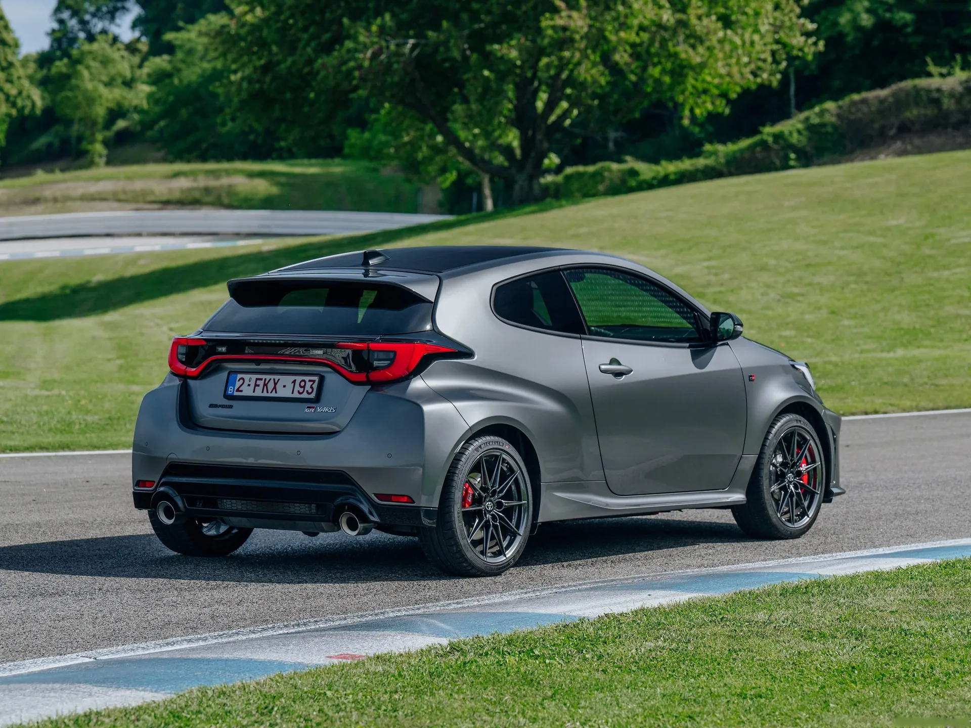 Toyota GR Yaris (2024) – zadní tříčtvrteční pohled