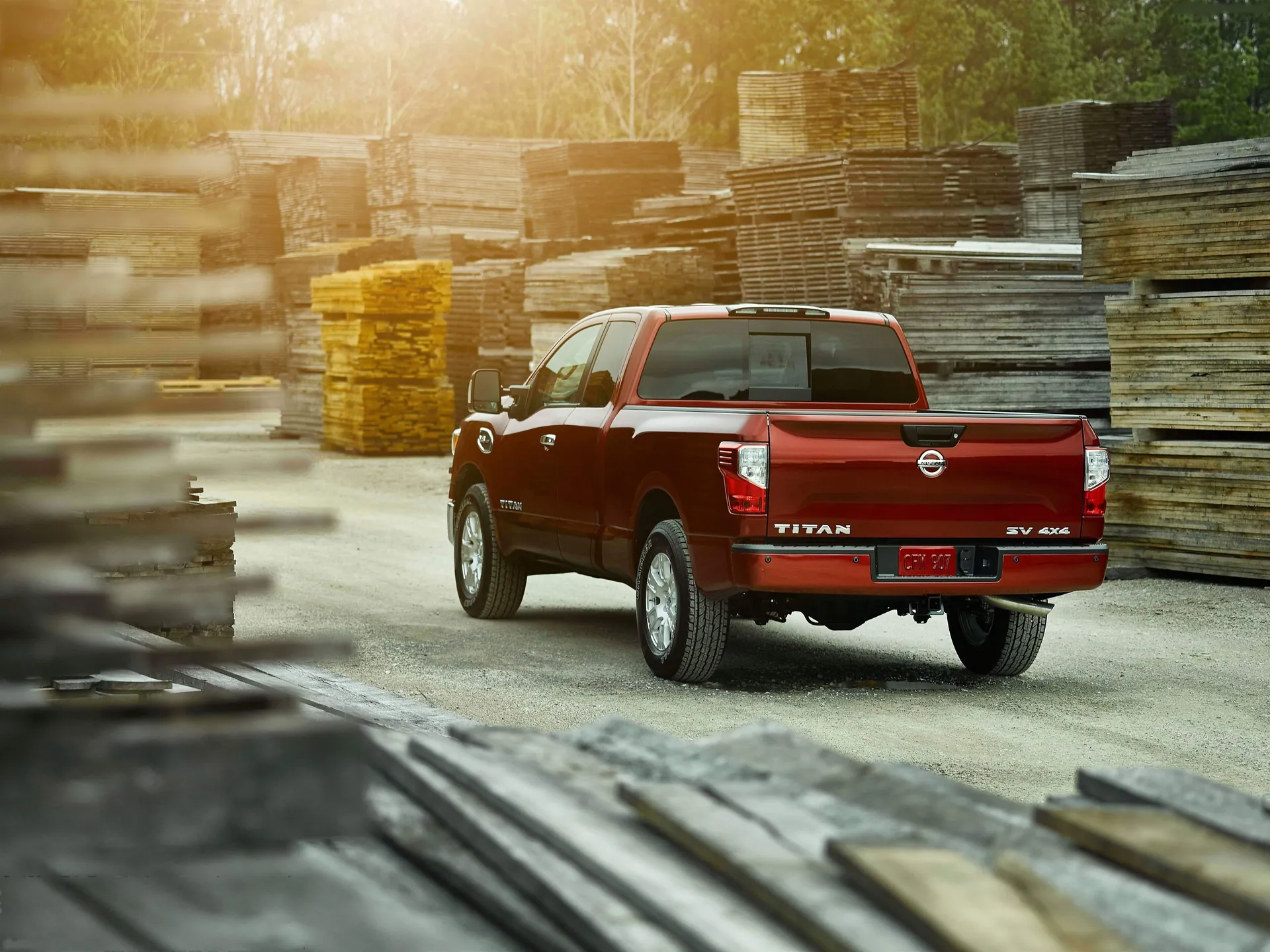 Nissan Titan King Cab (2017) – zadní tříčtvrteční pohled