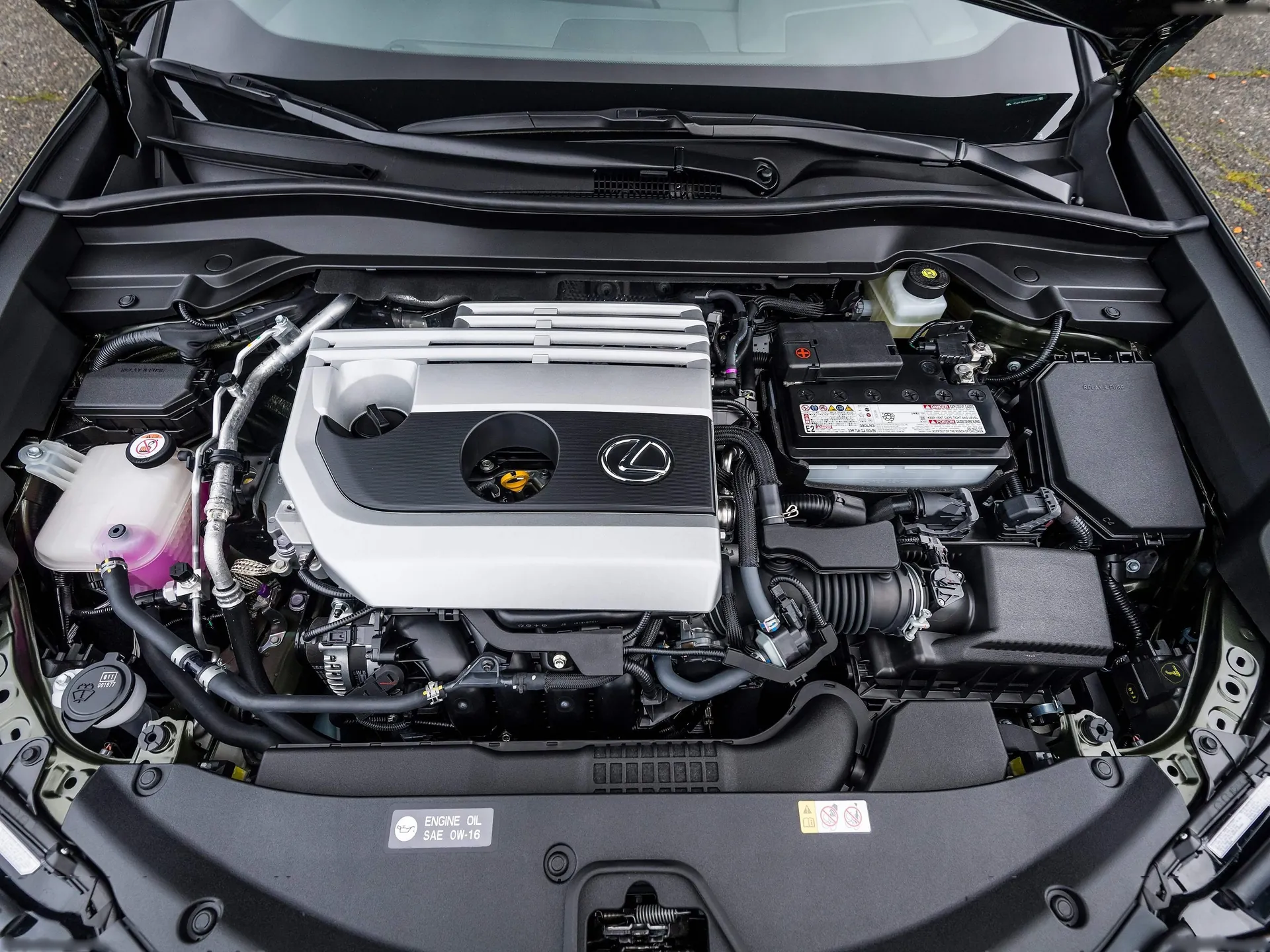 Lexus UX [US] (2019) – motorový prostor