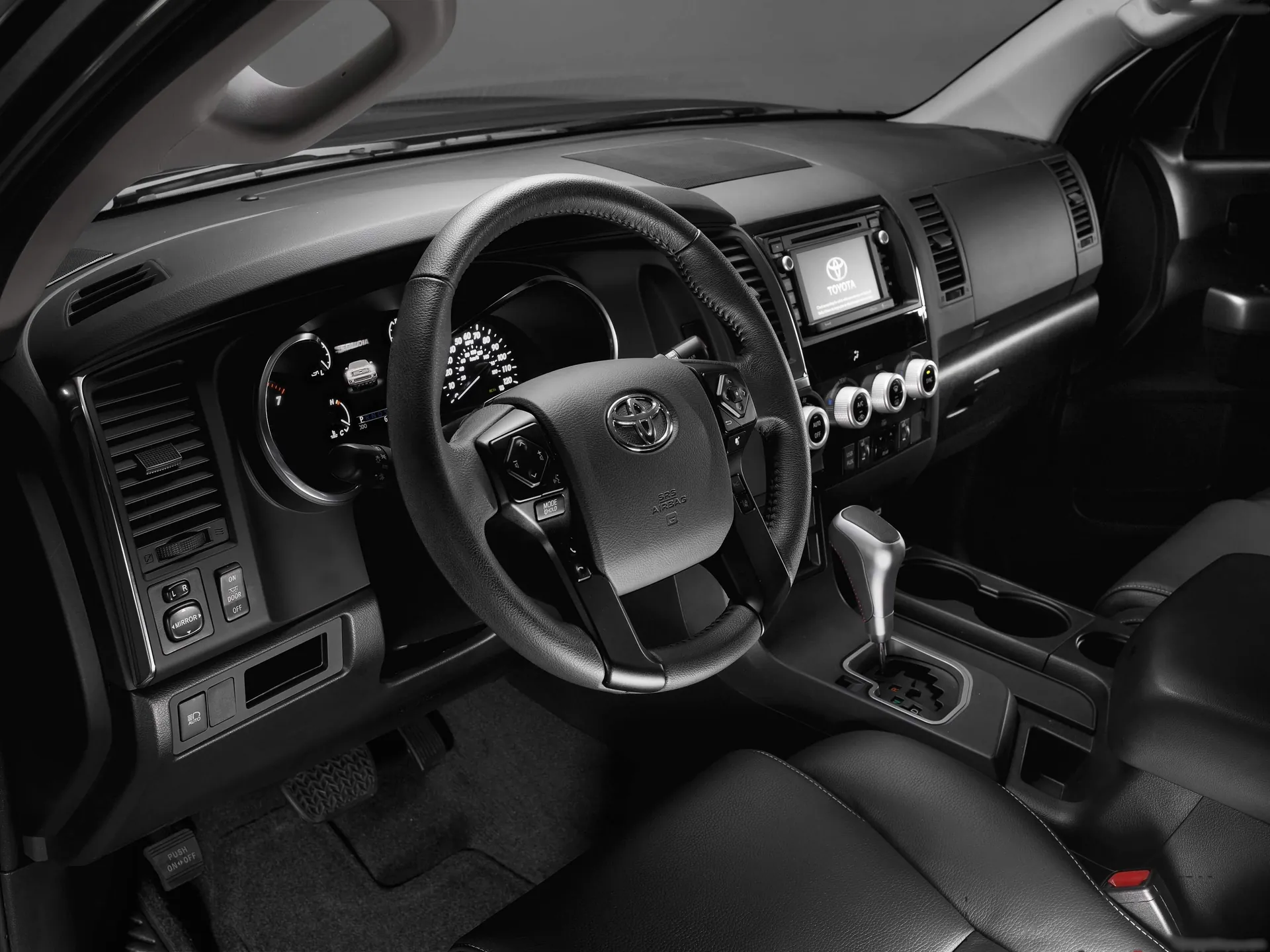 Toyota Sequoia TRD Sport (2018) - Interior