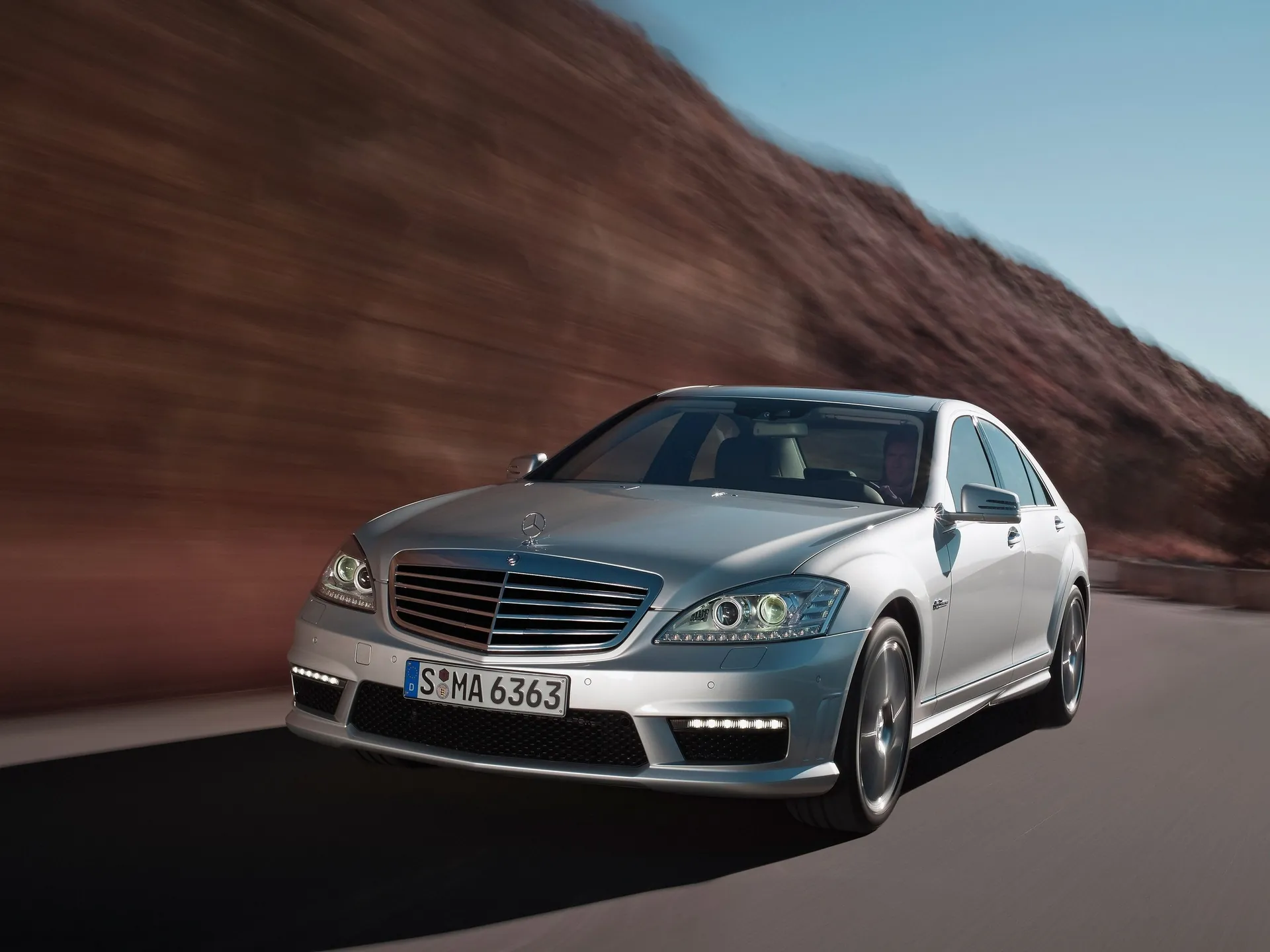 Mercedes-Benz S63 AMG (2010)