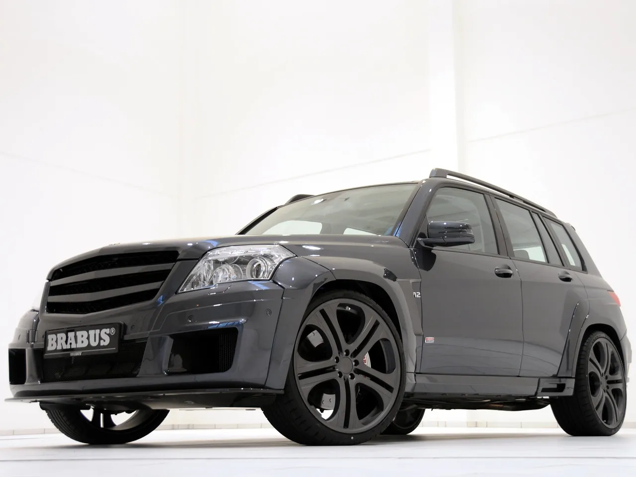 Brabus Mercedes Benz GLK V12 (2009)