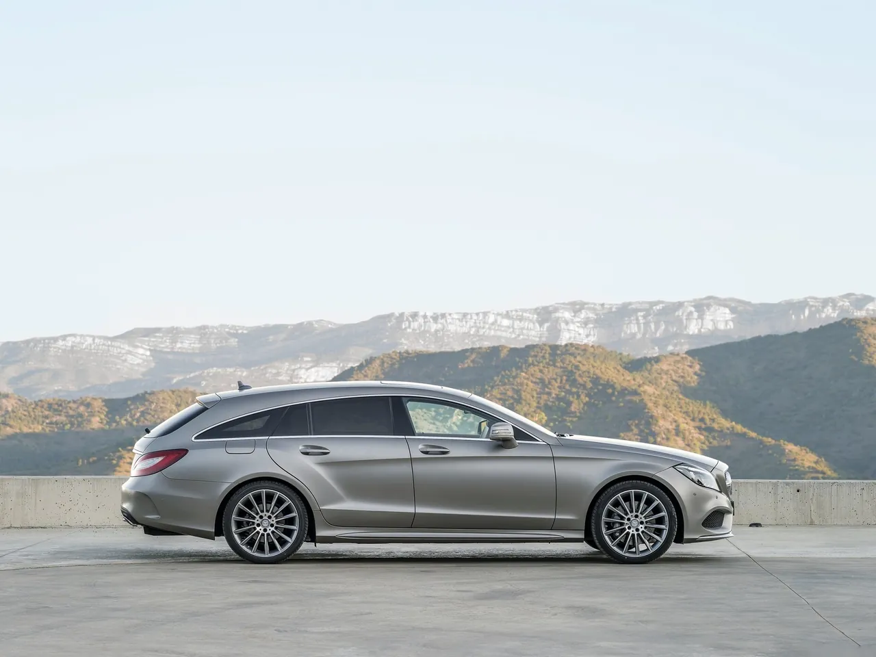 Mercedes-Benz CLS Shooting Brake (2015) – boční profil
