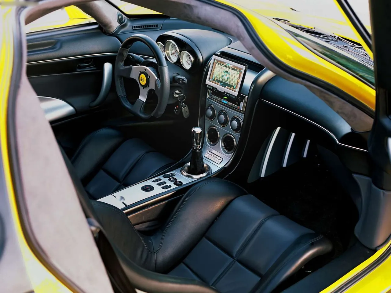 Saleen S7 (2002) – interiér