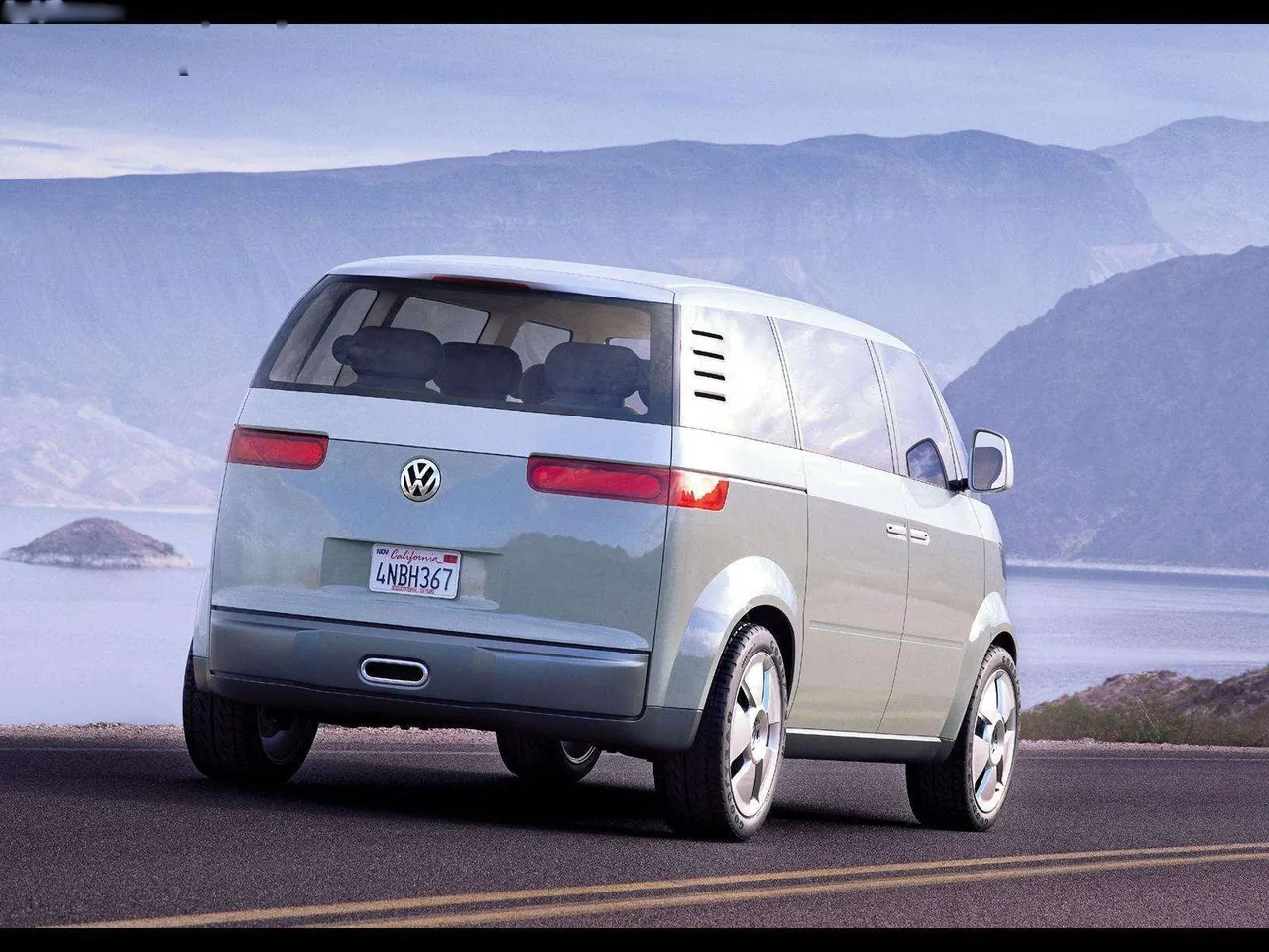 Volkswagen Microbus Concept (2001) - Rear Three-Quarter