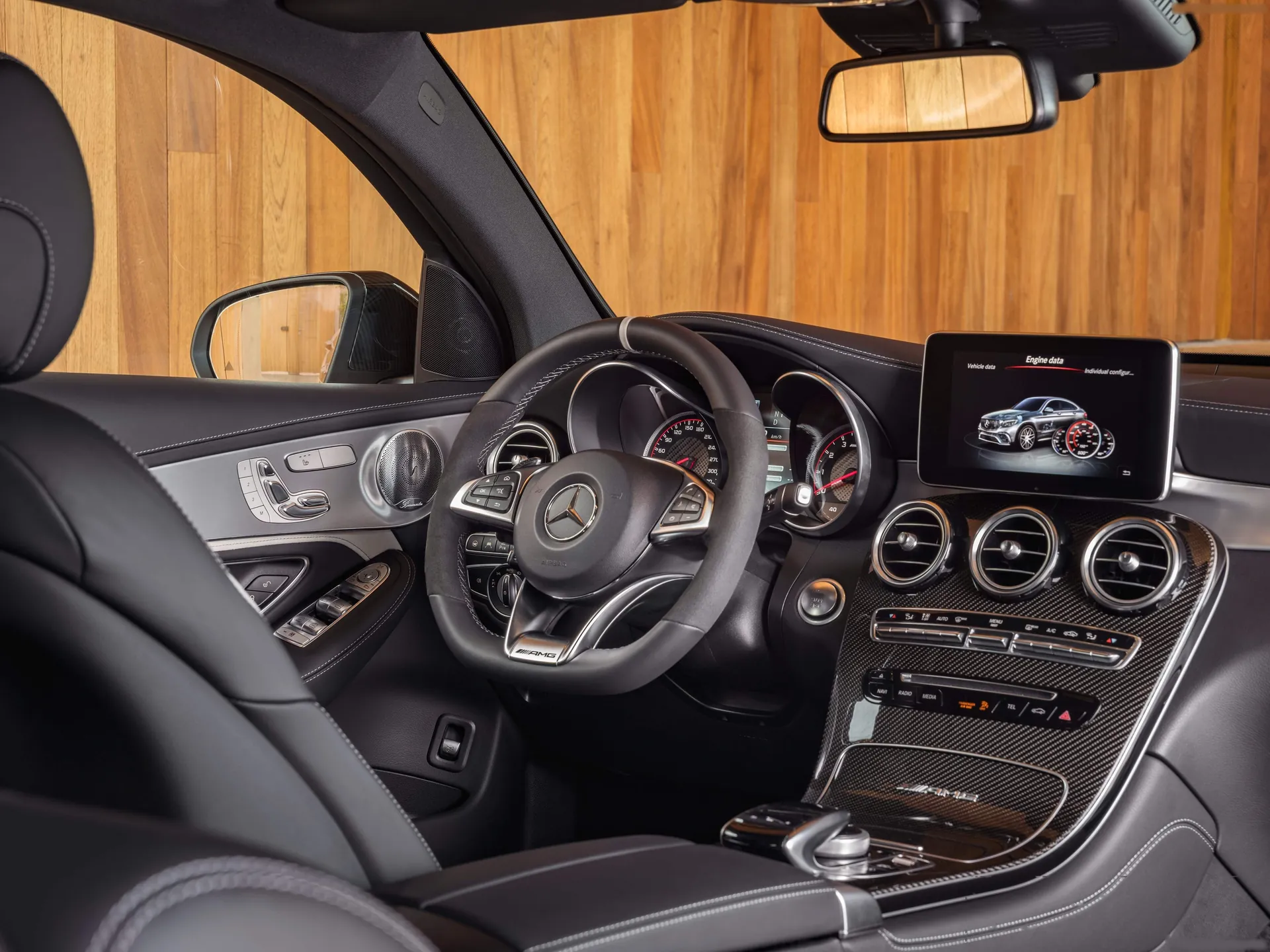 Mercedes-Benz GLC63 S AMG Coupe (2018) - Interior