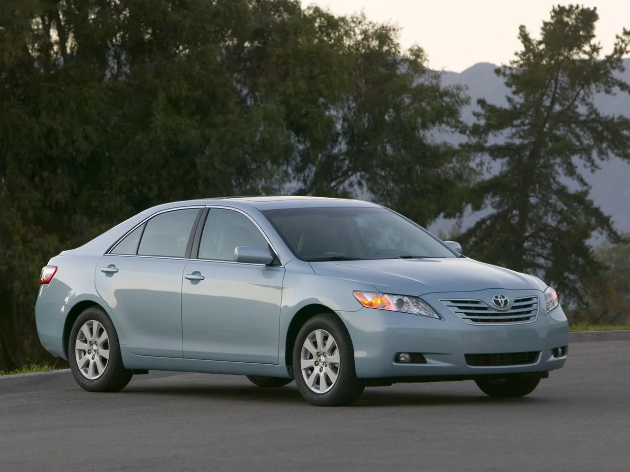 Toyota Camry XLE (2007)