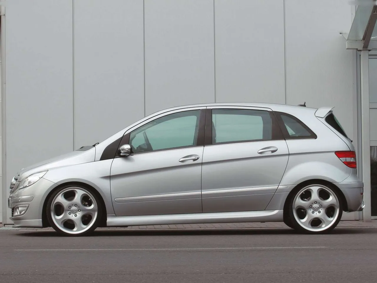 Brabus Mercedes-Benz B-Class (2006) – boční profil