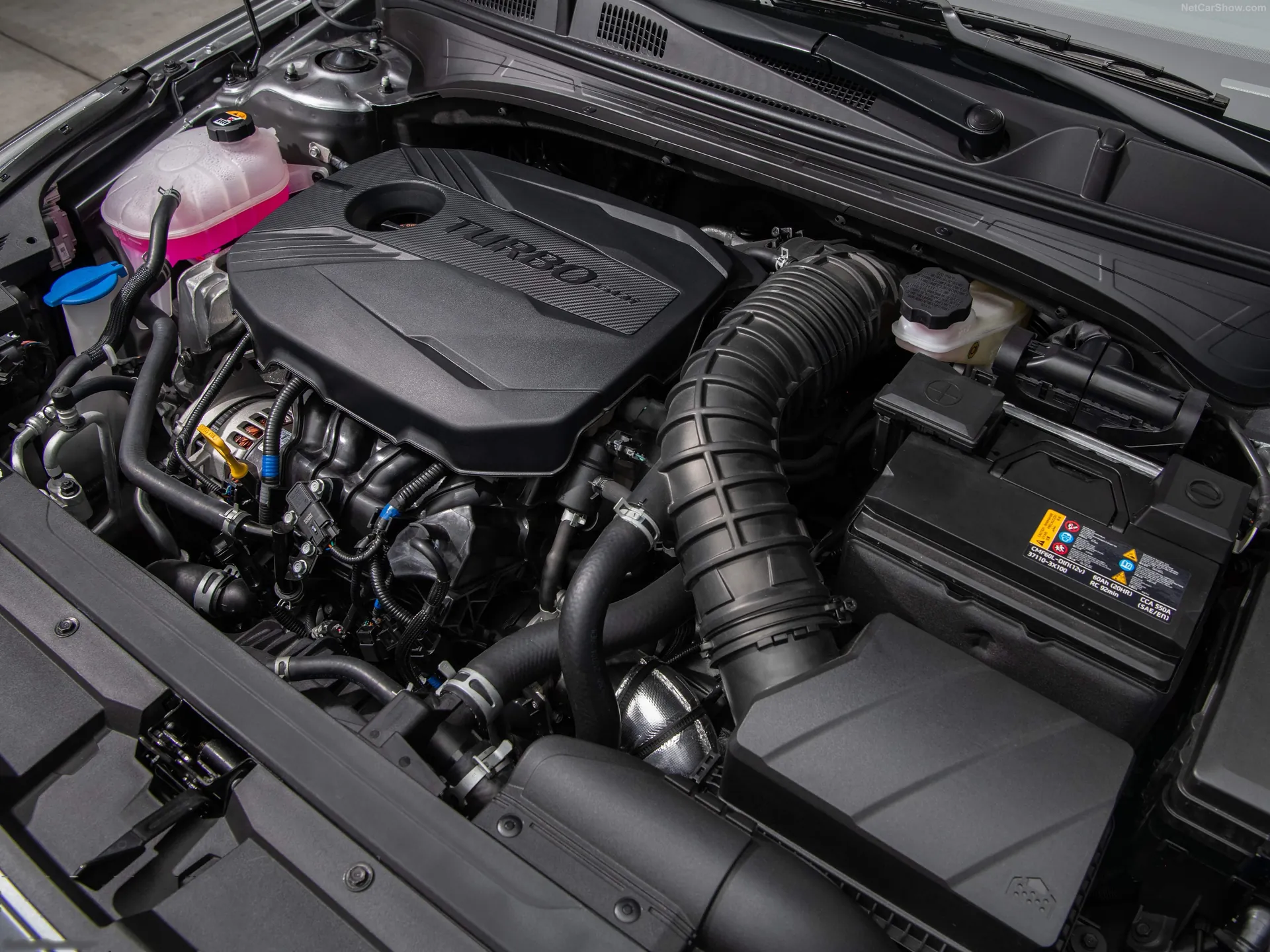 Kia Forte (2022) – motorový prostor