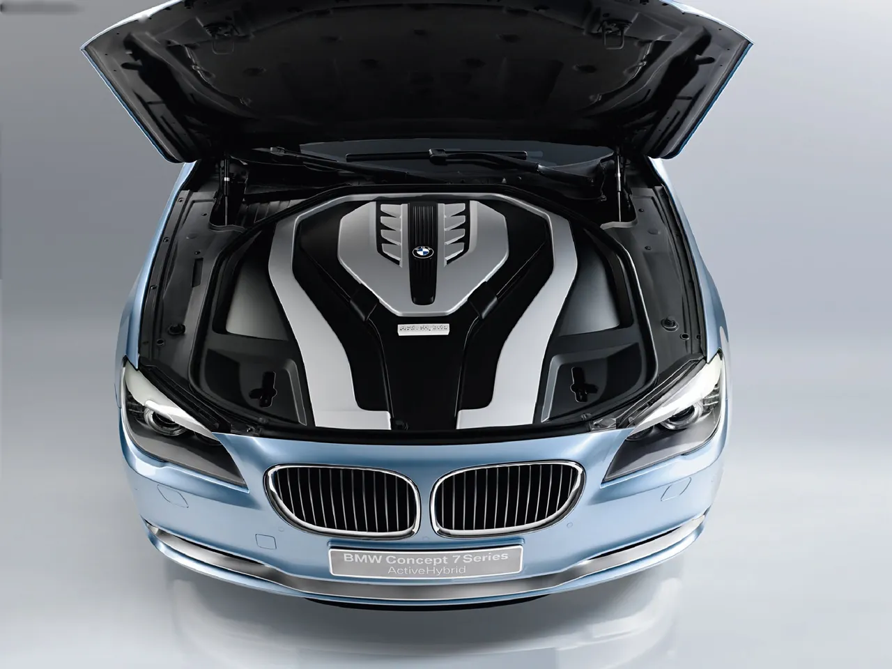 BMW 7-Series ActiveHybrid Concept (2008) – motorový prostor
