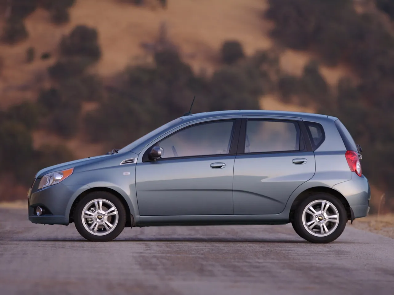 Chevrolet Aveo5 (2009) – boční profil