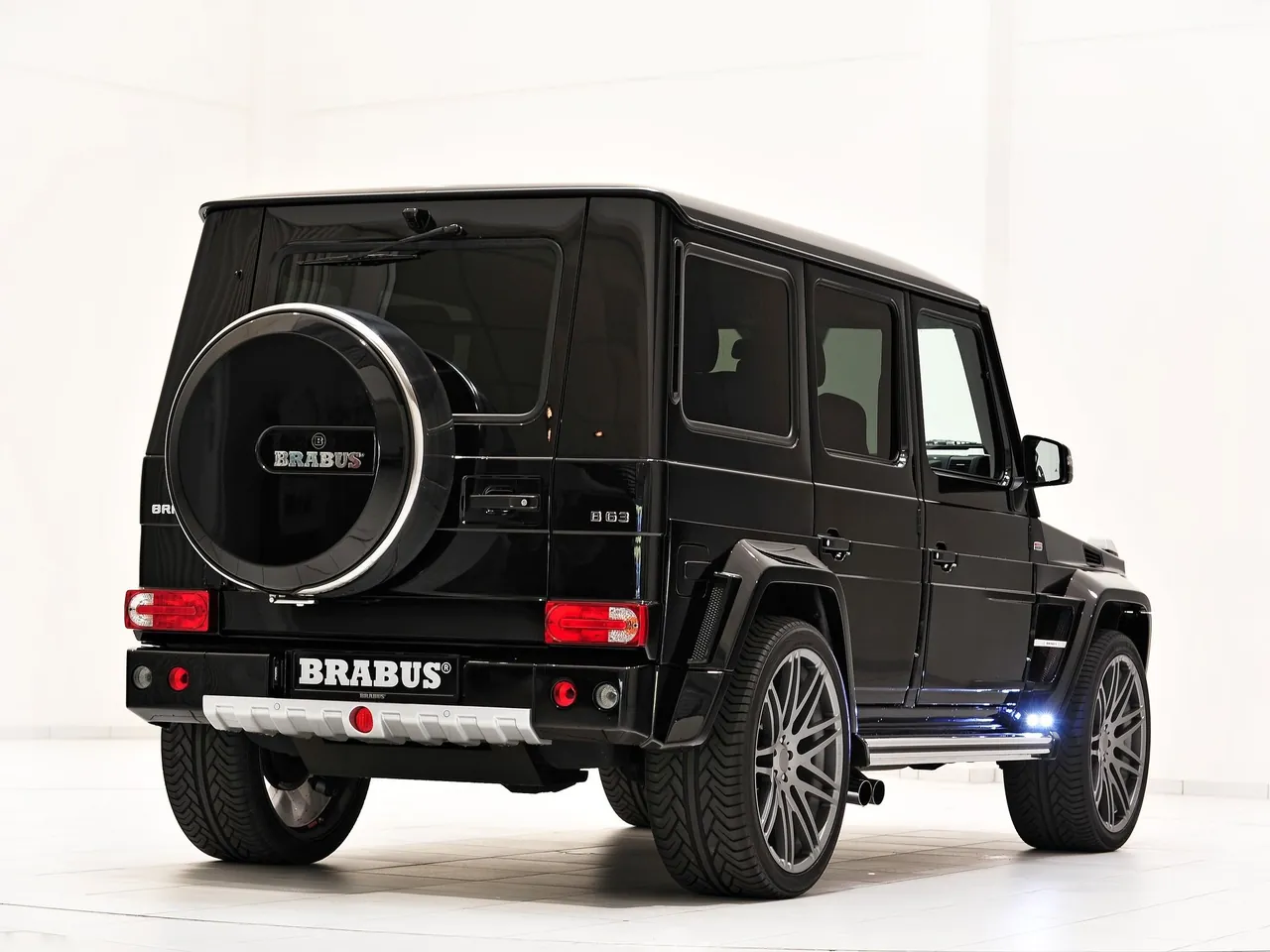 Brabus B63-620 Widestar (2013) – zadní tříčtvrteční pohled